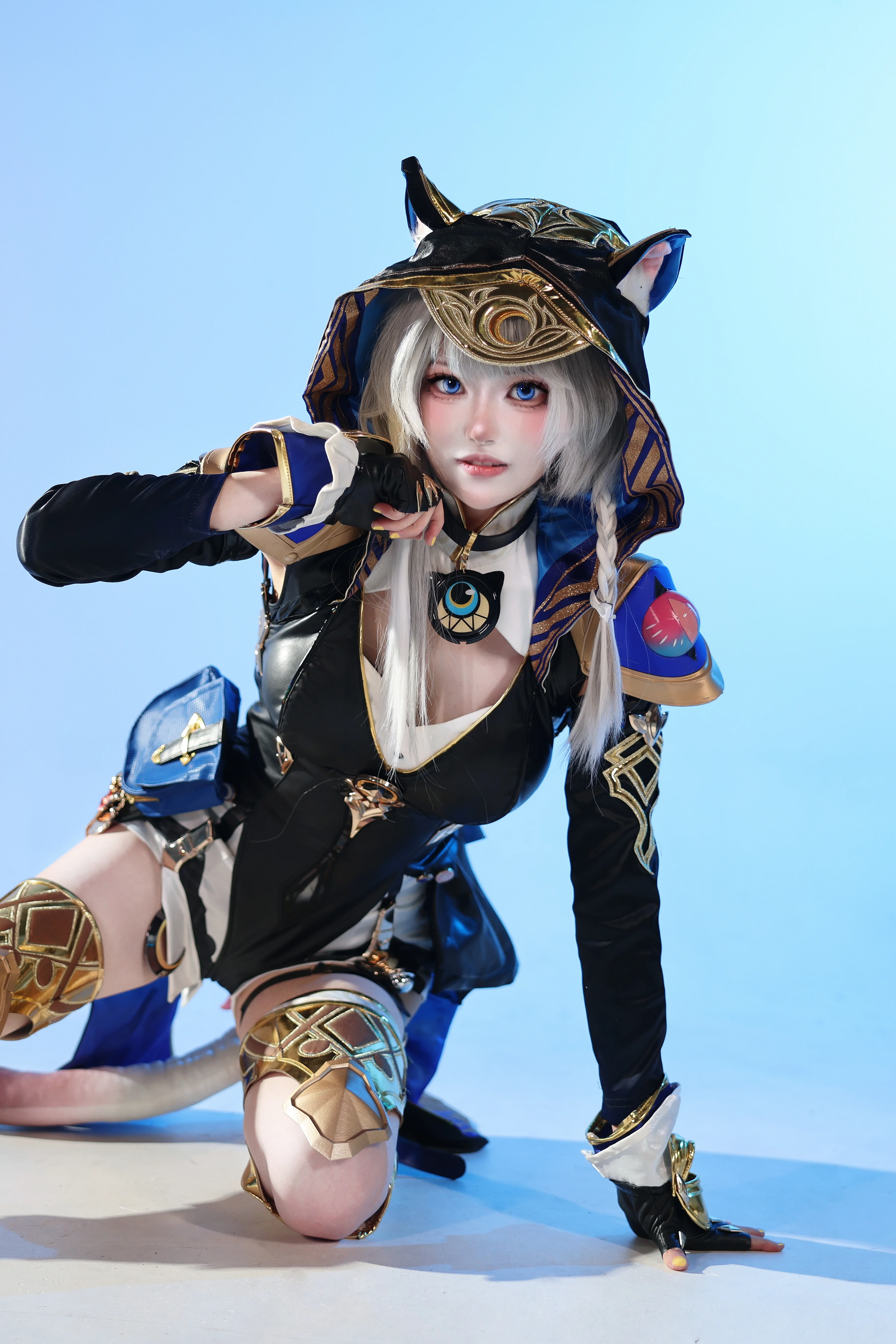 【赛飞儿cos】崩坏星穹铁道里的灵动猫兽，迷眼深邃 - 第 5 张