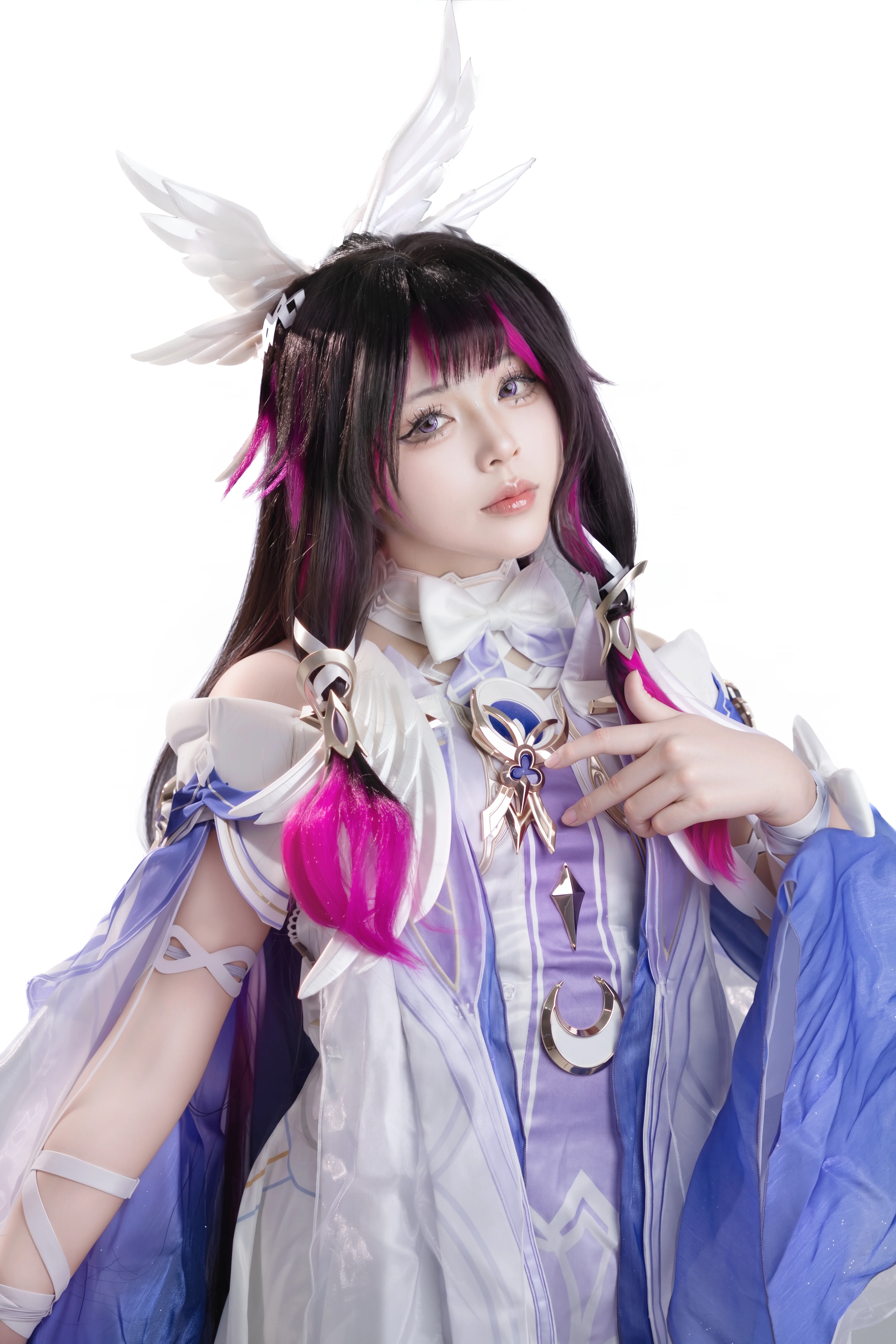 [Genshin Impact Cosplay] Sharing a Genshin Impact Style White Studio Cosplay Photoshoot - Image 4