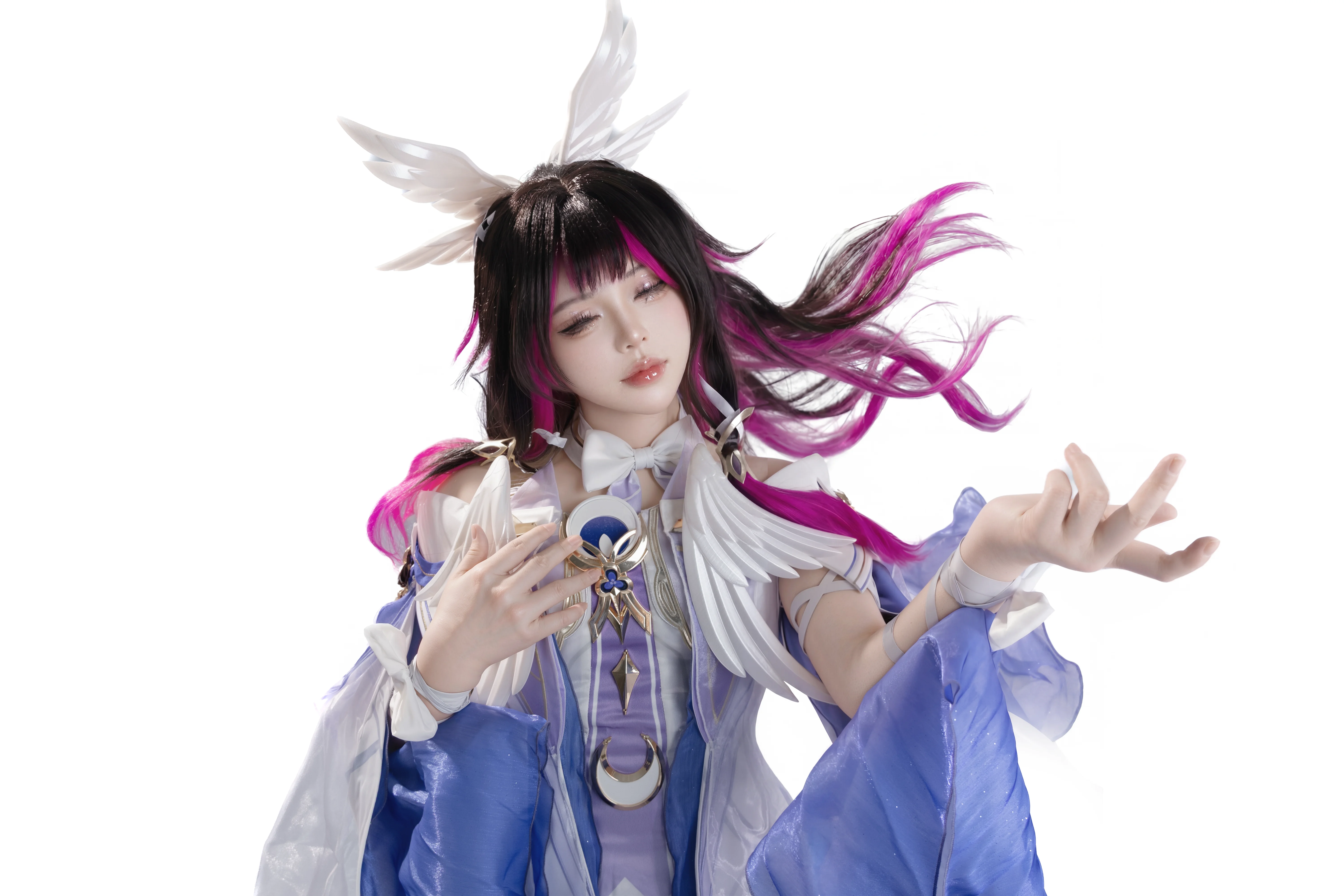 [Genshin Impact Cosplay] Sharing a Genshin Impact Style White Studio Cosplay Photoshoot - Image 5