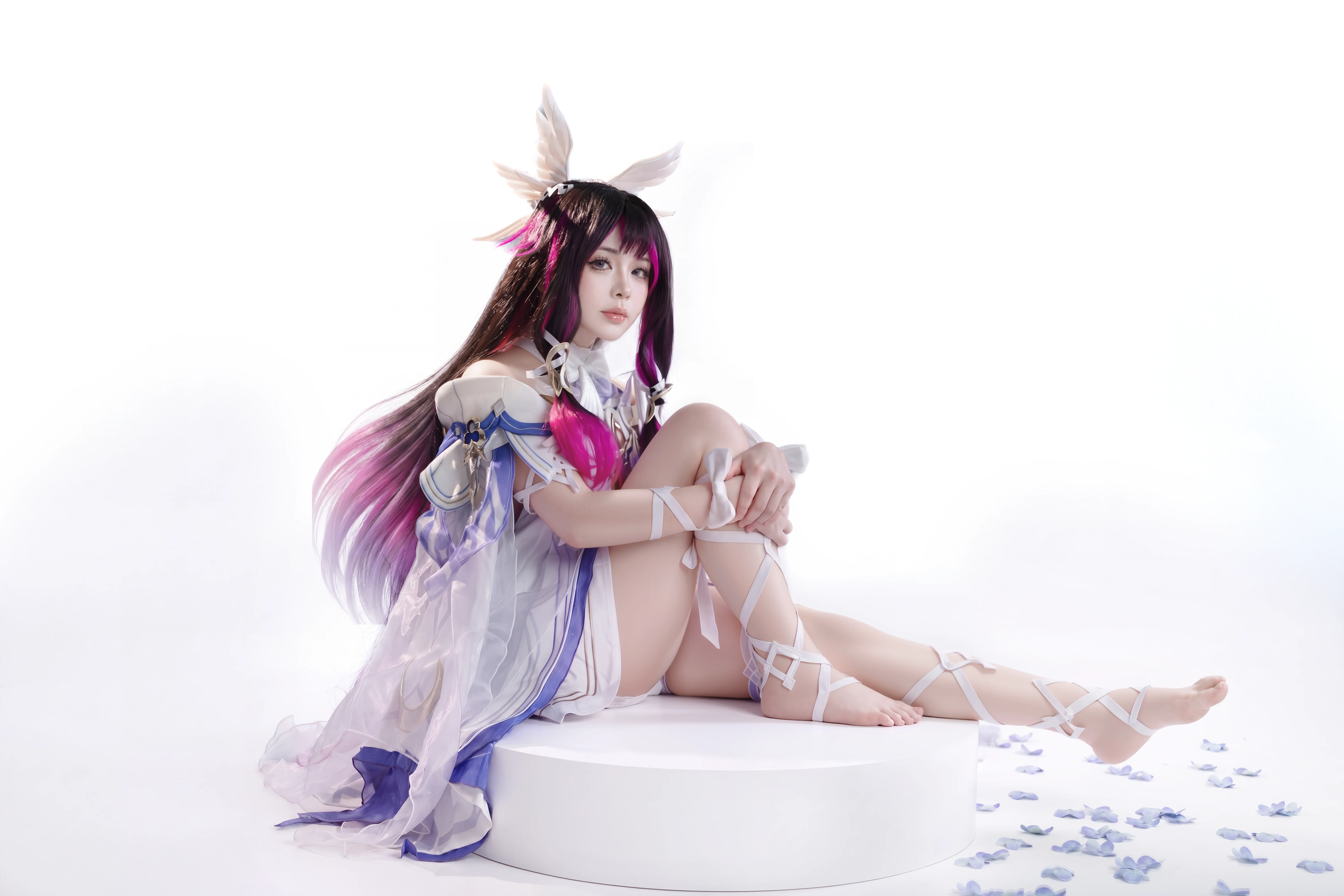 [Genshin Impact Cosplay] Sharing a Genshin Impact Style White Studio Cosplay Photoshoot - Image 6