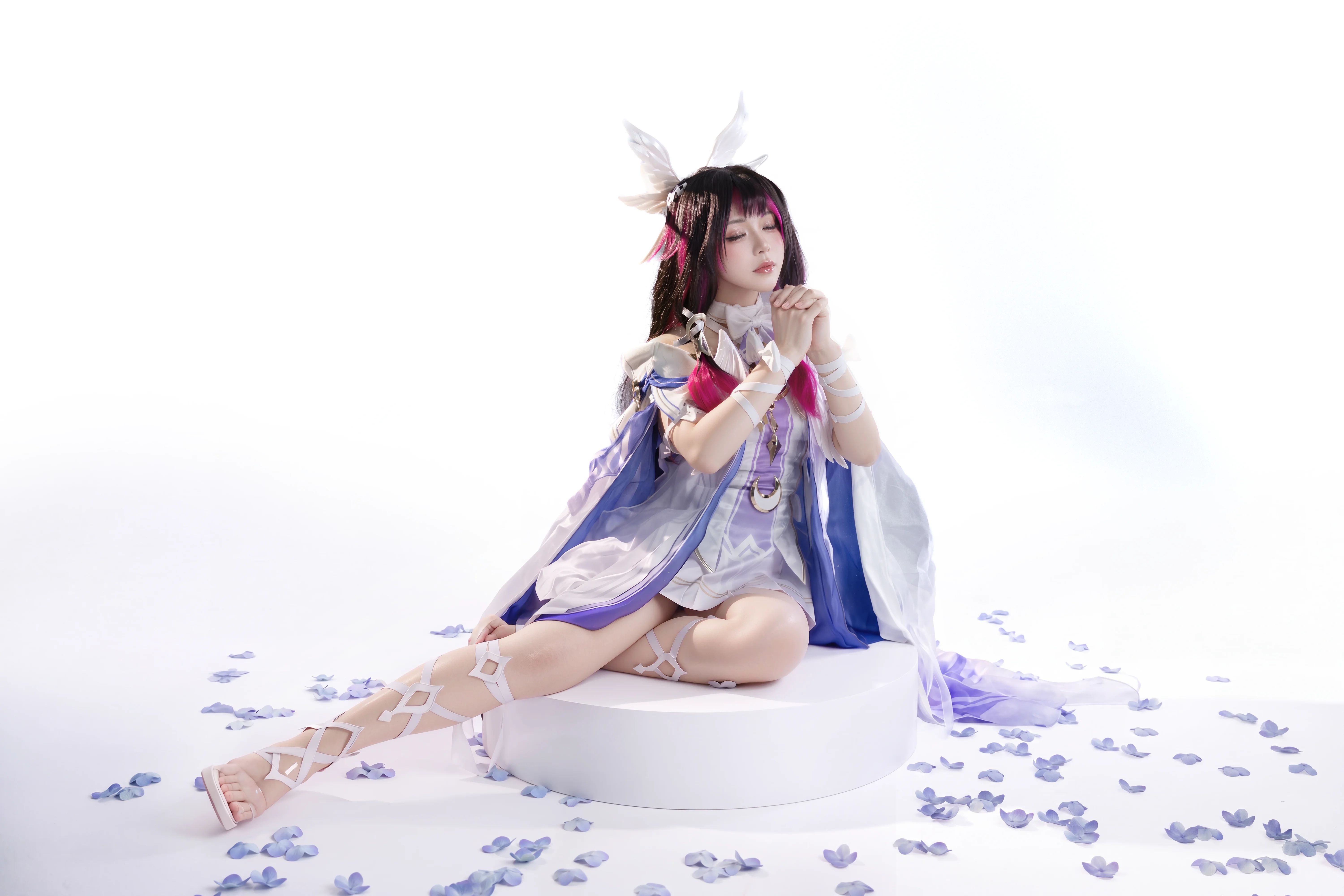 [Genshin Impact Cosplay] Sharing a Genshin Impact Style White Studio Cosplay Photoshoot - Image 8
