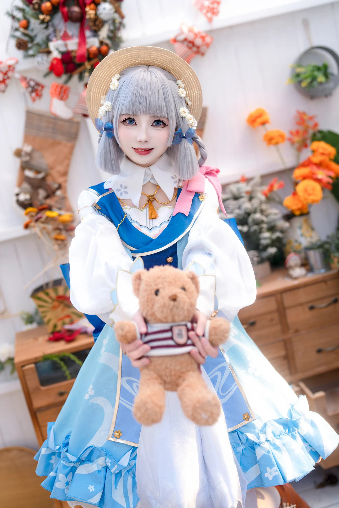 【神里绫华cos】换上原神花时来信，在圣诞布景里享受悠闲午后 - 第 1 张