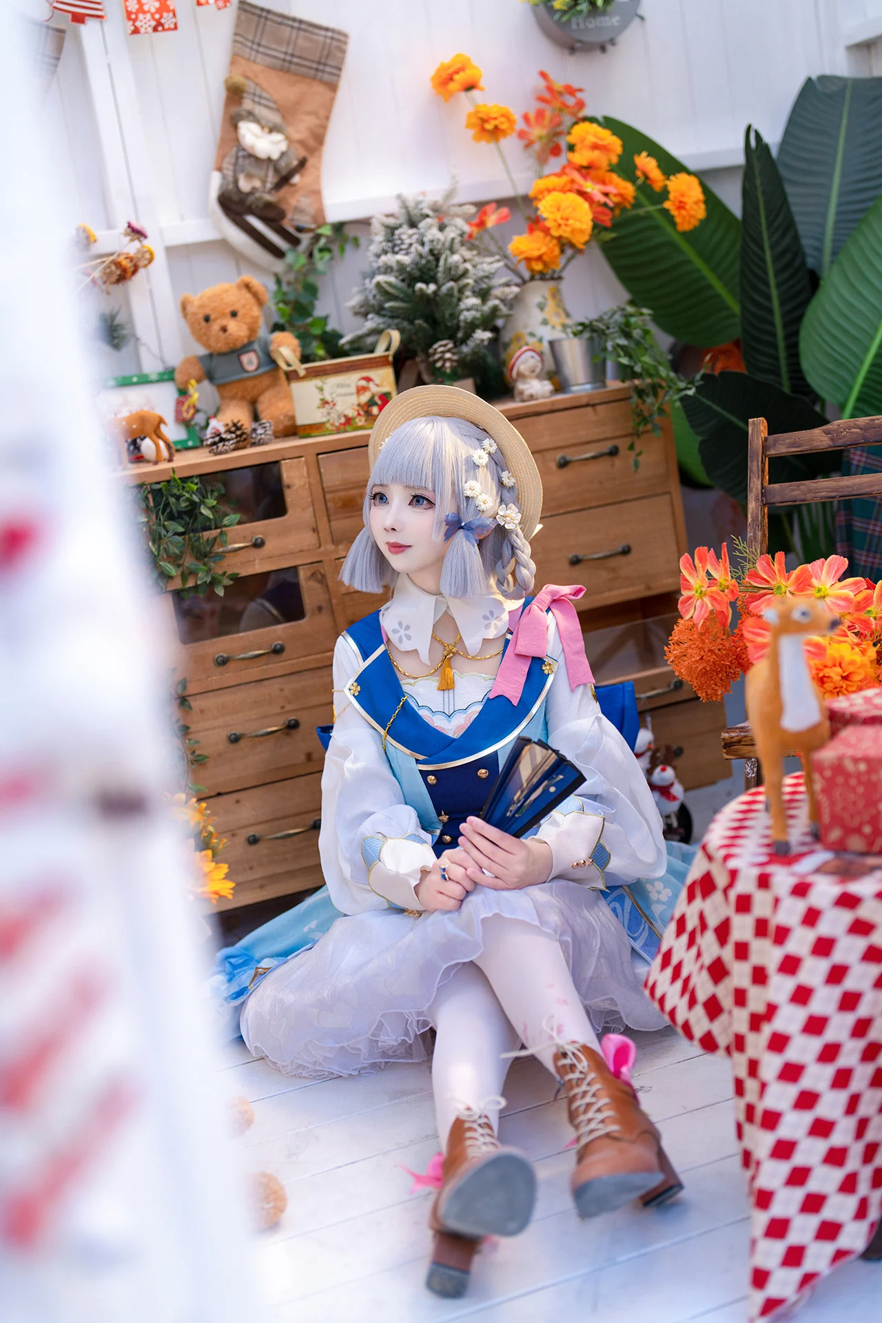 【神里绫华cos】换上原神花时来信，在圣诞布景里享受悠闲午后 - 第 2 张