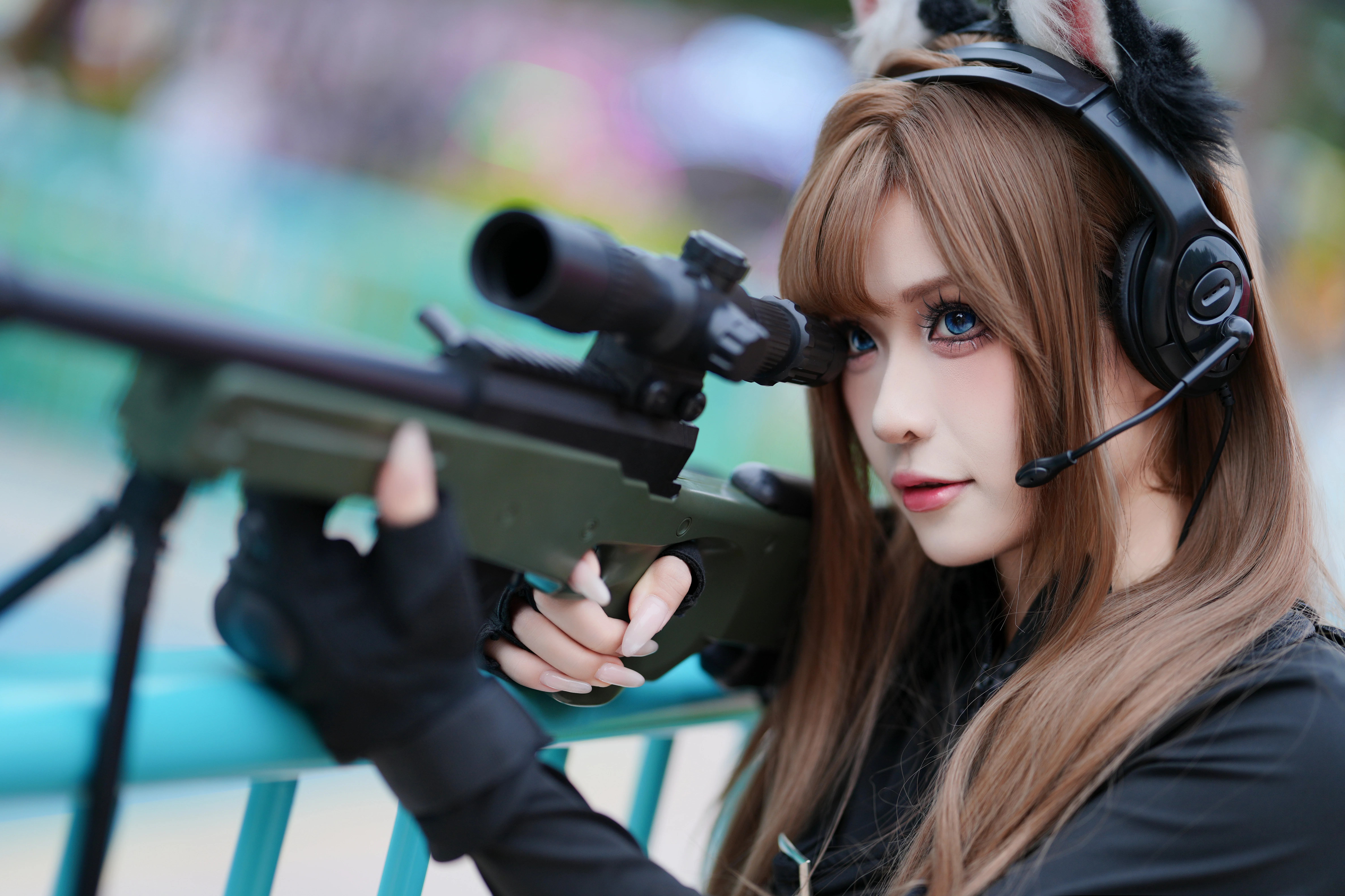 【战术娘cos】黑色战术装备搭配兽耳元素的户外正片 - 第 1 张