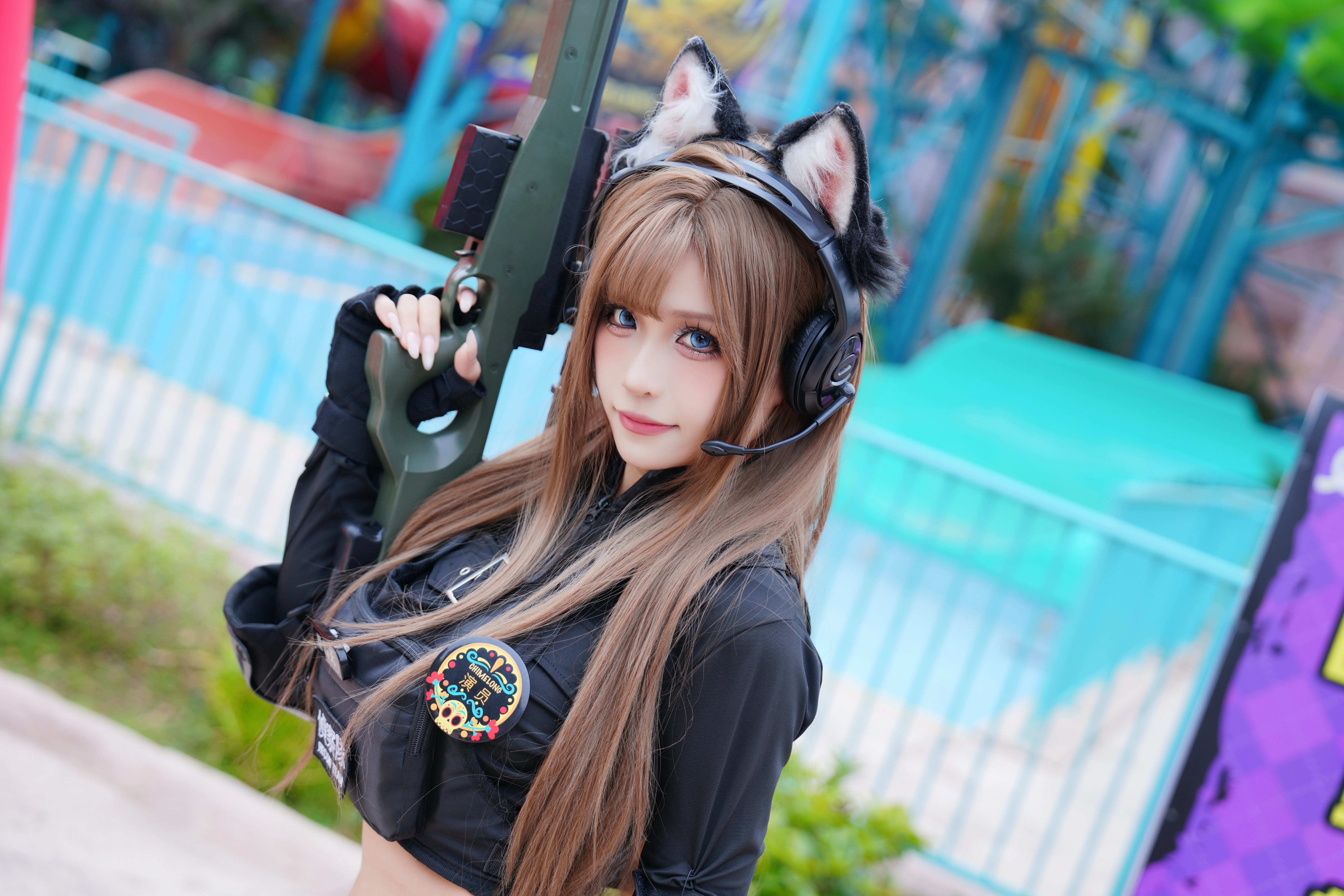 【战术娘cos】黑色战术装备搭配兽耳元素的户外正片 - 第 13 张
