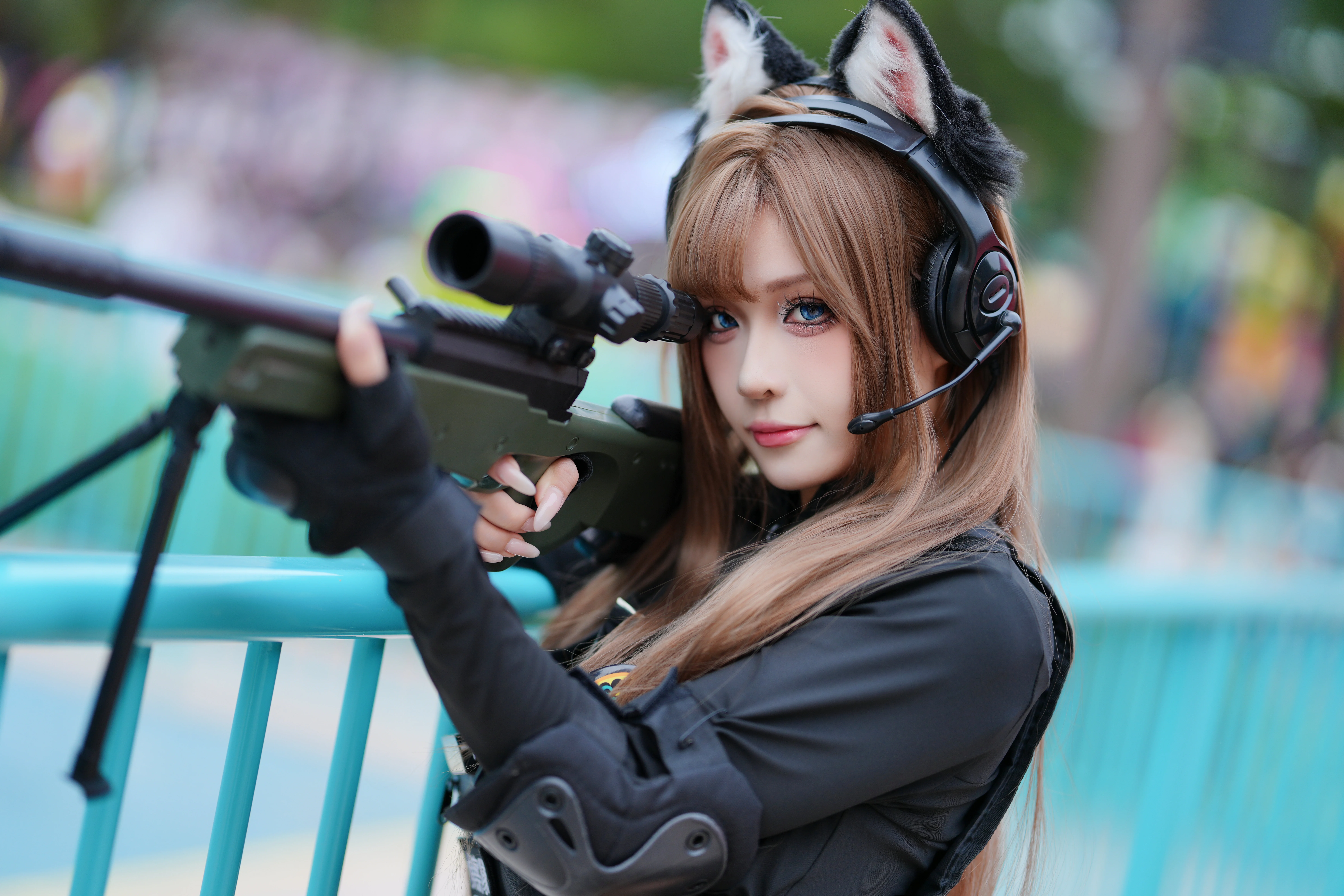【战术娘cos】黑色战术装备搭配兽耳元素的户外正片 - 第 2 张