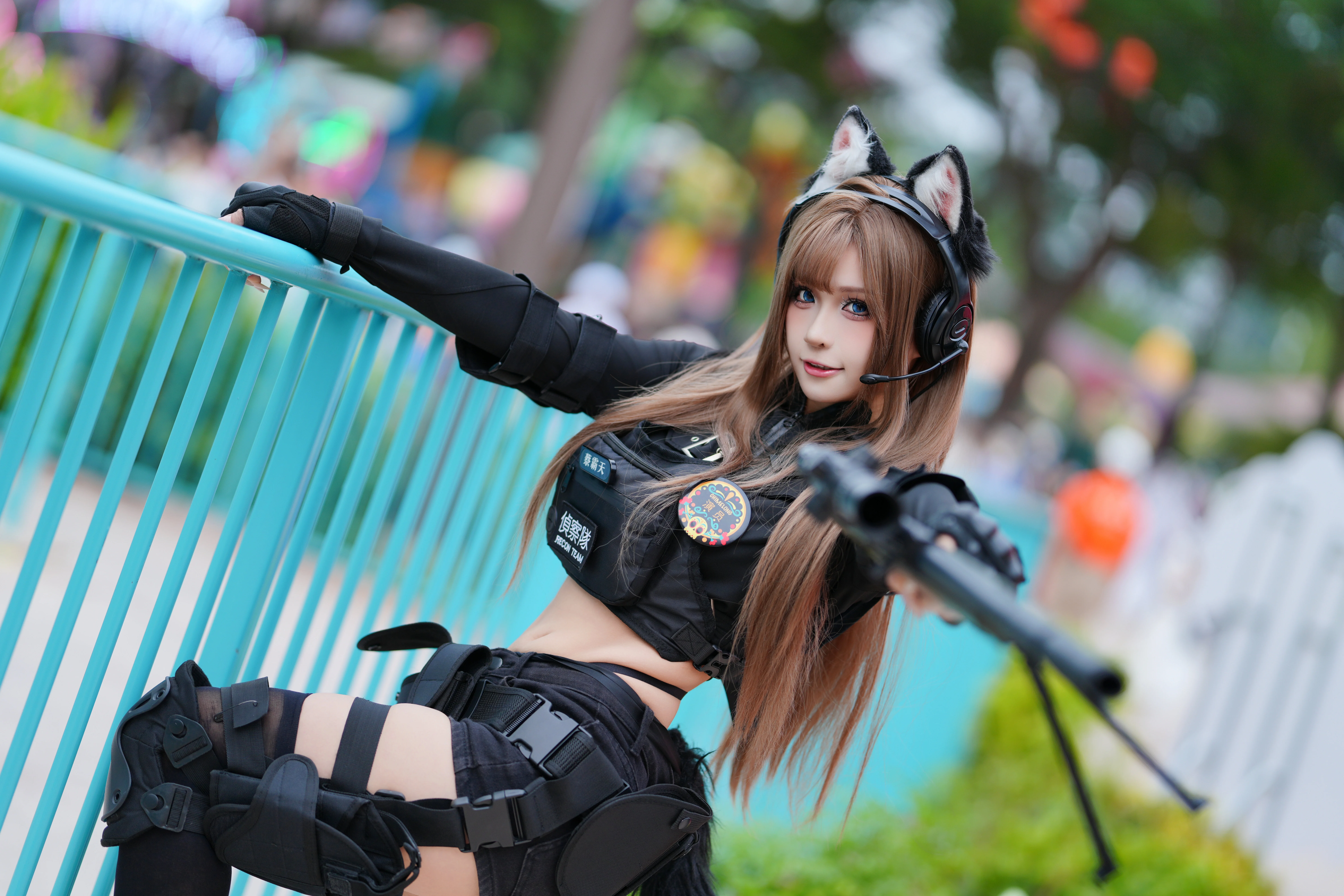 【战术娘cos】黑色战术装备搭配兽耳元素的户外正片 - 第 5 张