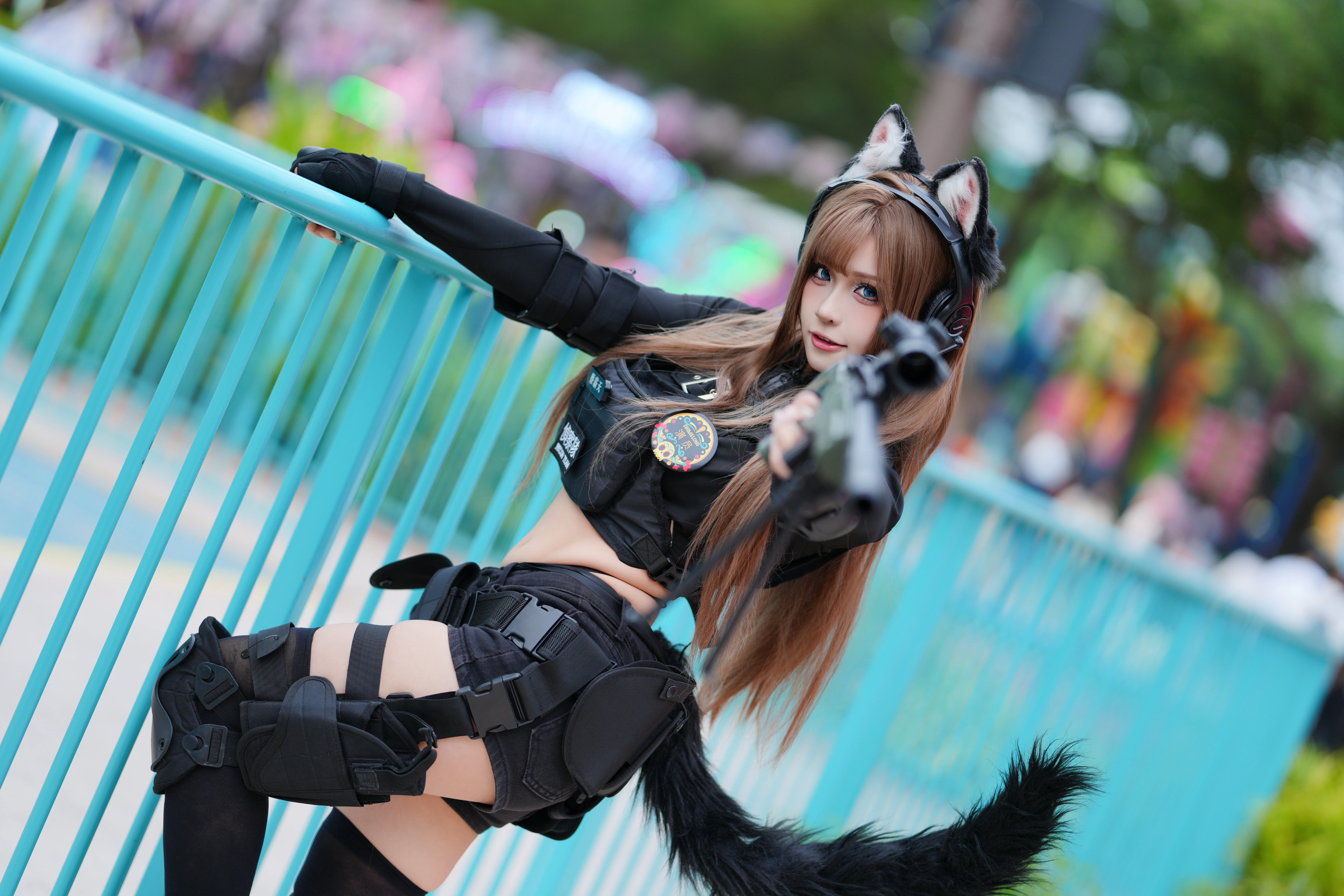 【战术娘cos】黑色战术装备搭配兽耳元素的户外正片 - 第 6 张