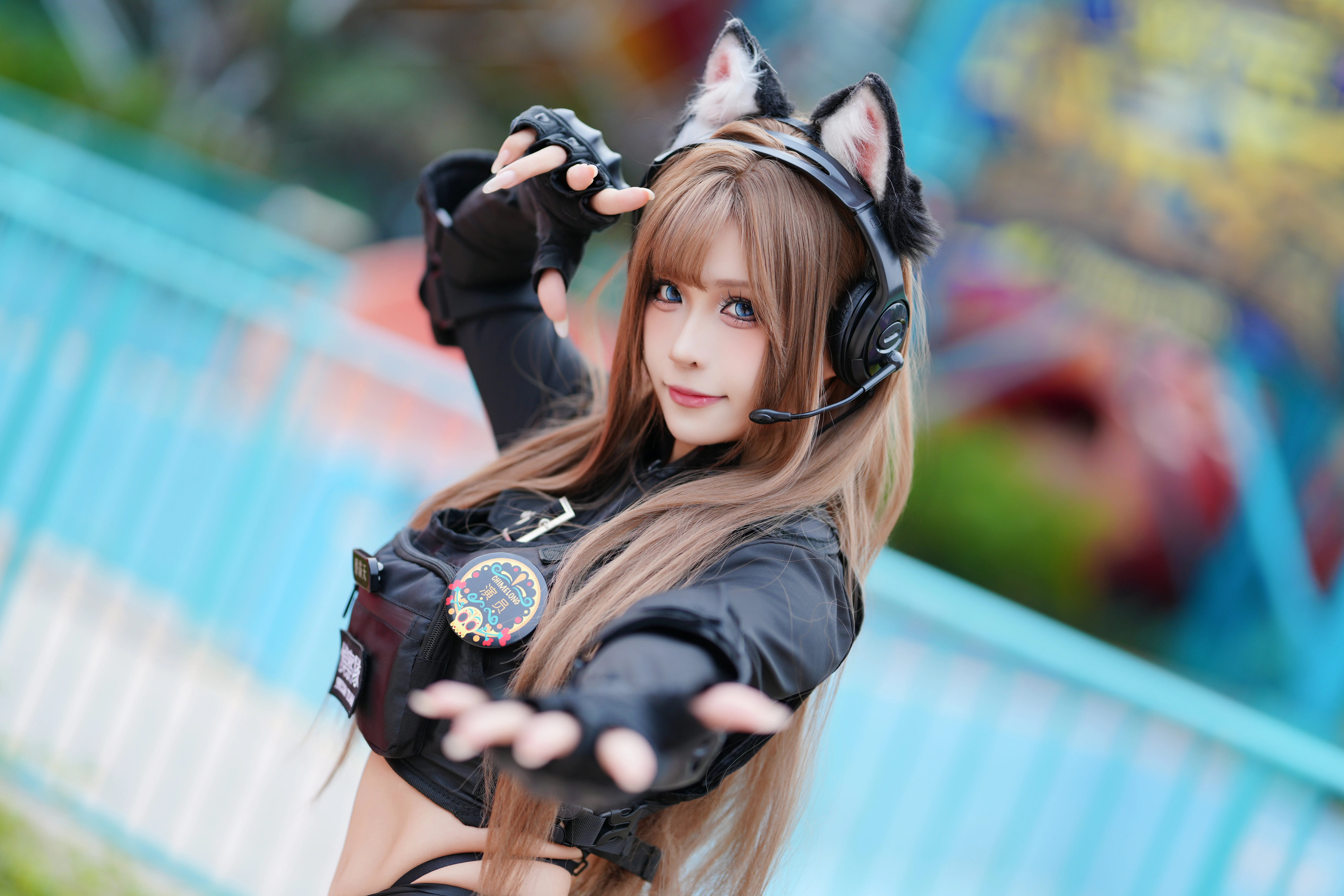 【战术娘cos】黑色战术装备搭配兽耳元素的户外正片 - 第 9 张