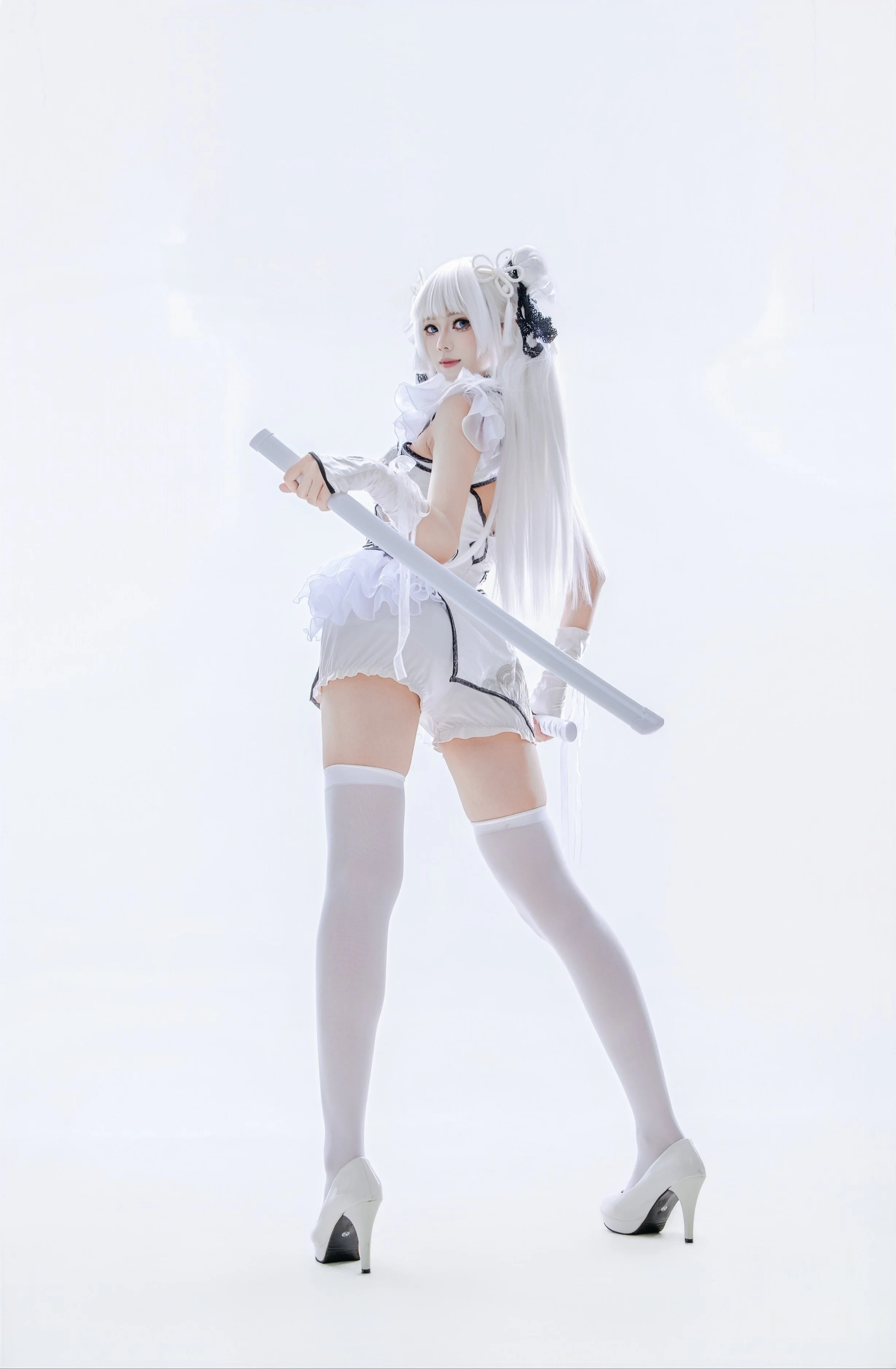 【殷紫萍cos】永劫无间的玉髓冰心，白衣持鞘的一瞬 - 第 1 张