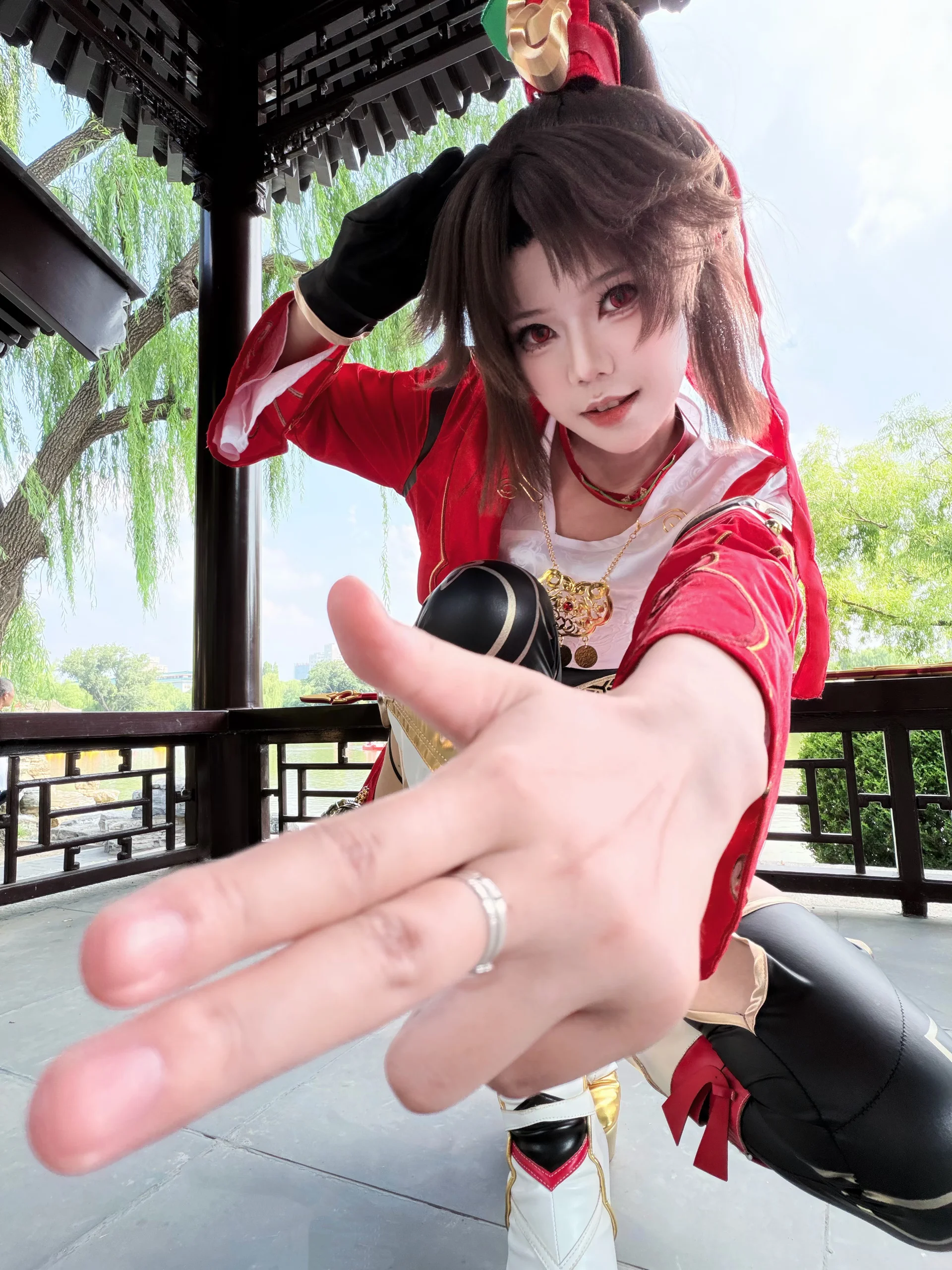 【云缨cos】王者荣耀，亭台楼阁间的飒爽将军