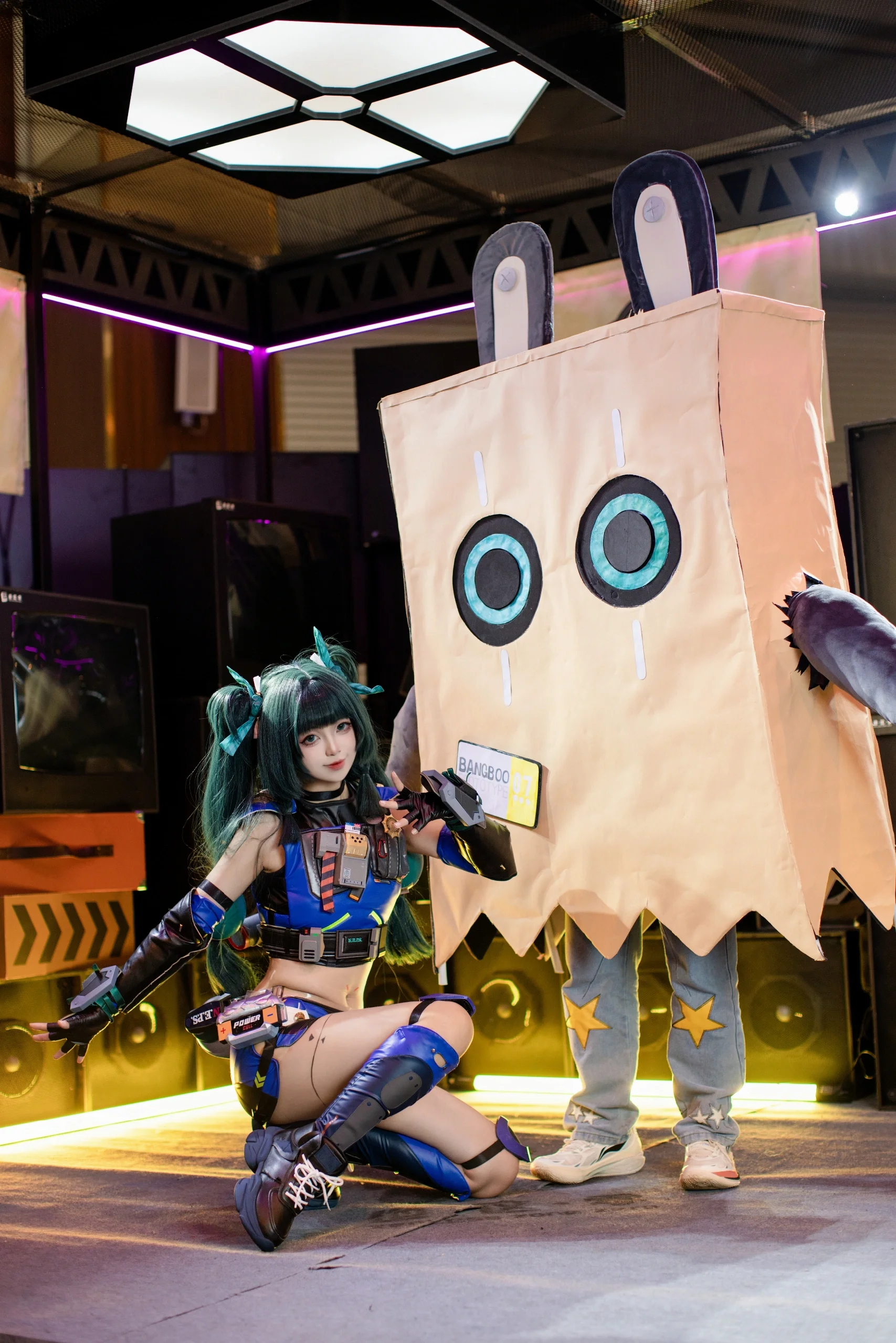 【青衣cos】绝区零战斗现场，叫前辈哦 - 第 1 张