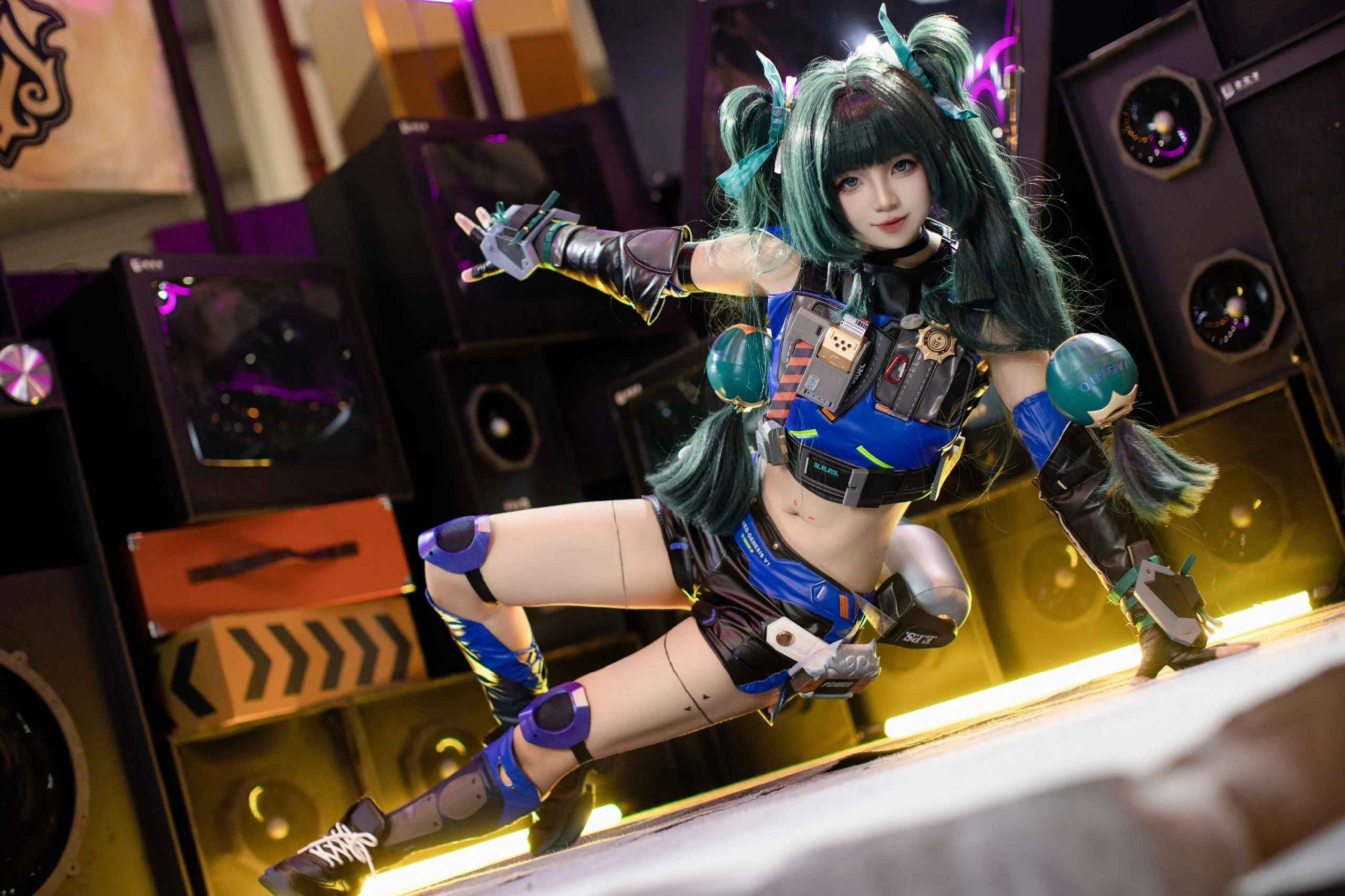 【青衣cos】绝区零战斗现场，叫前辈哦 - 第 4 张