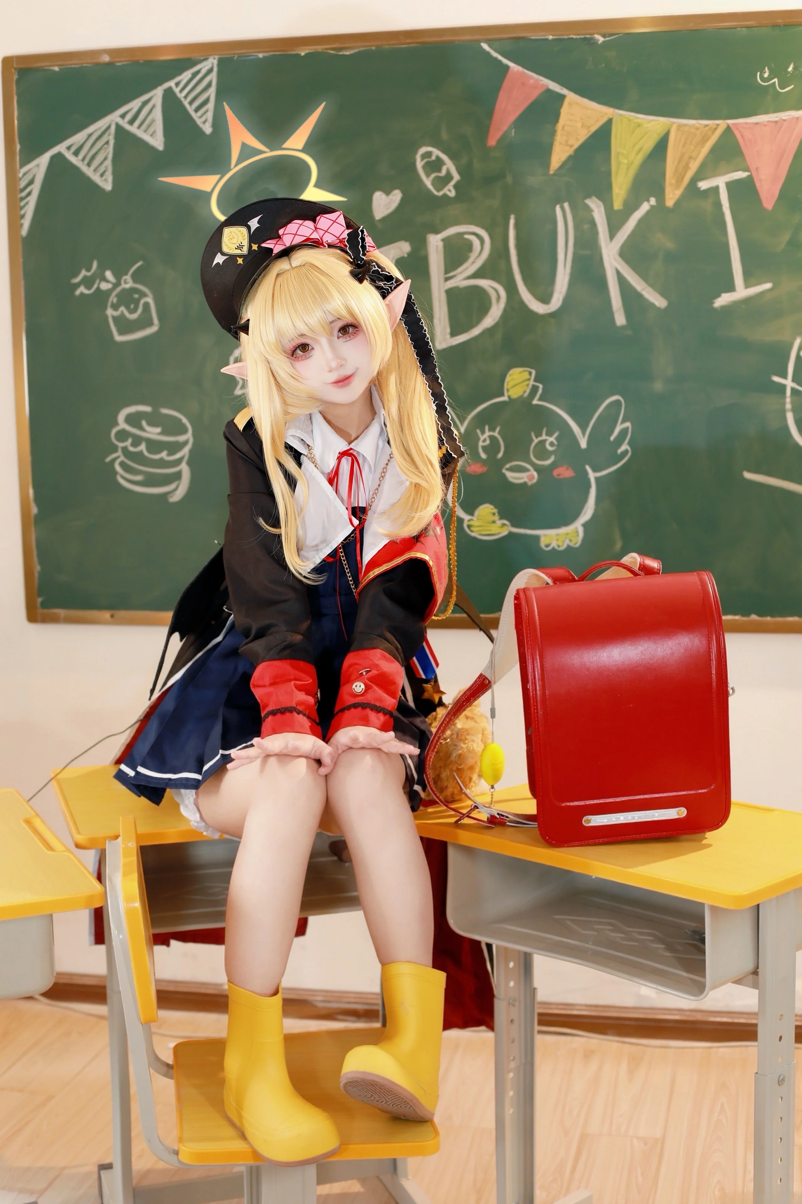 【丹花イブキ コスプレ】ブルーアーカイブ学園祭、国際子供の日の教室での童心溢れるスタイル - 1 枚目