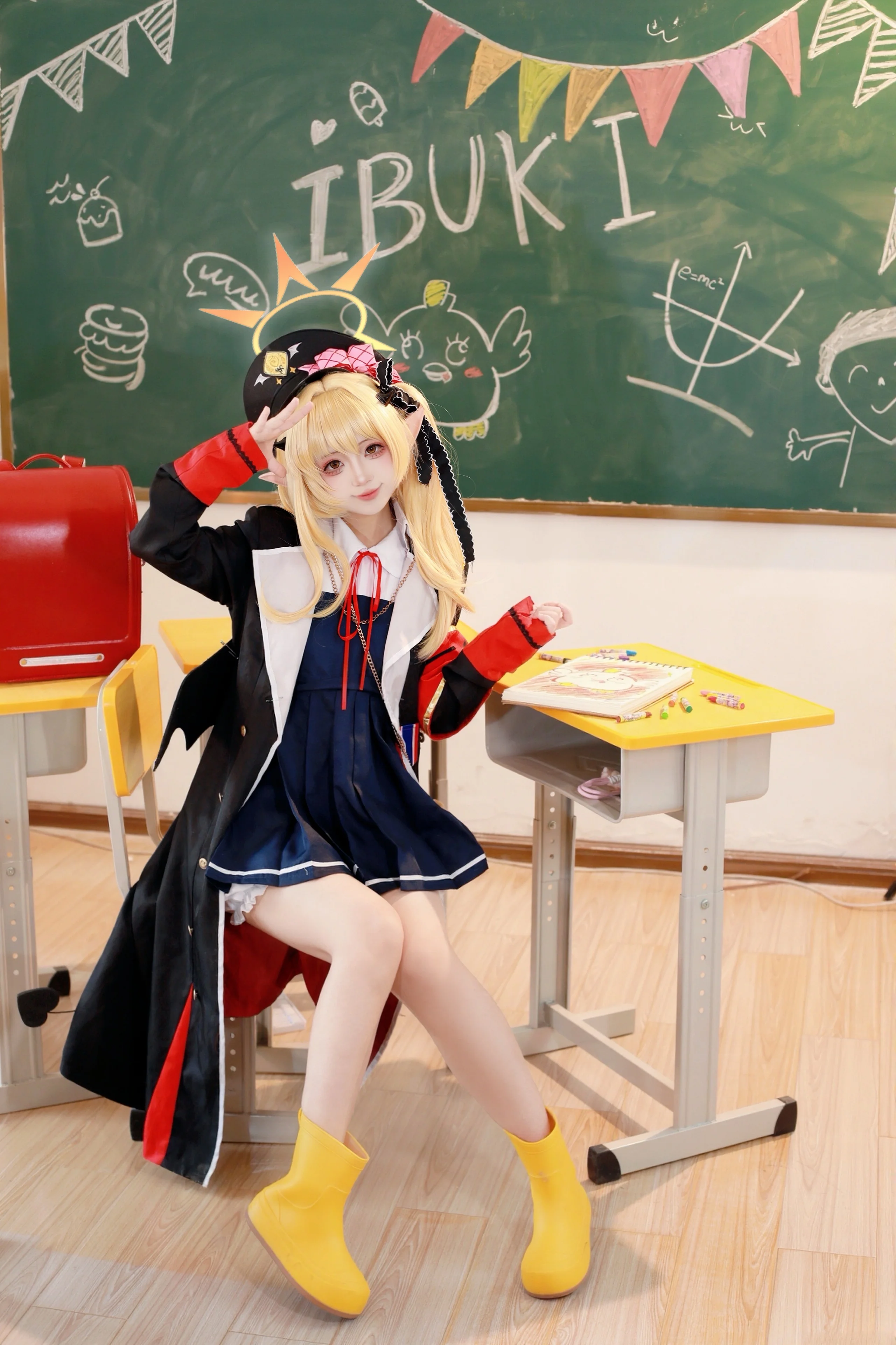 【丹花イブキ コスプレ】ブルーアーカイブ学園祭、国際子供の日の教室での童心溢れるスタイル - 3 枚目