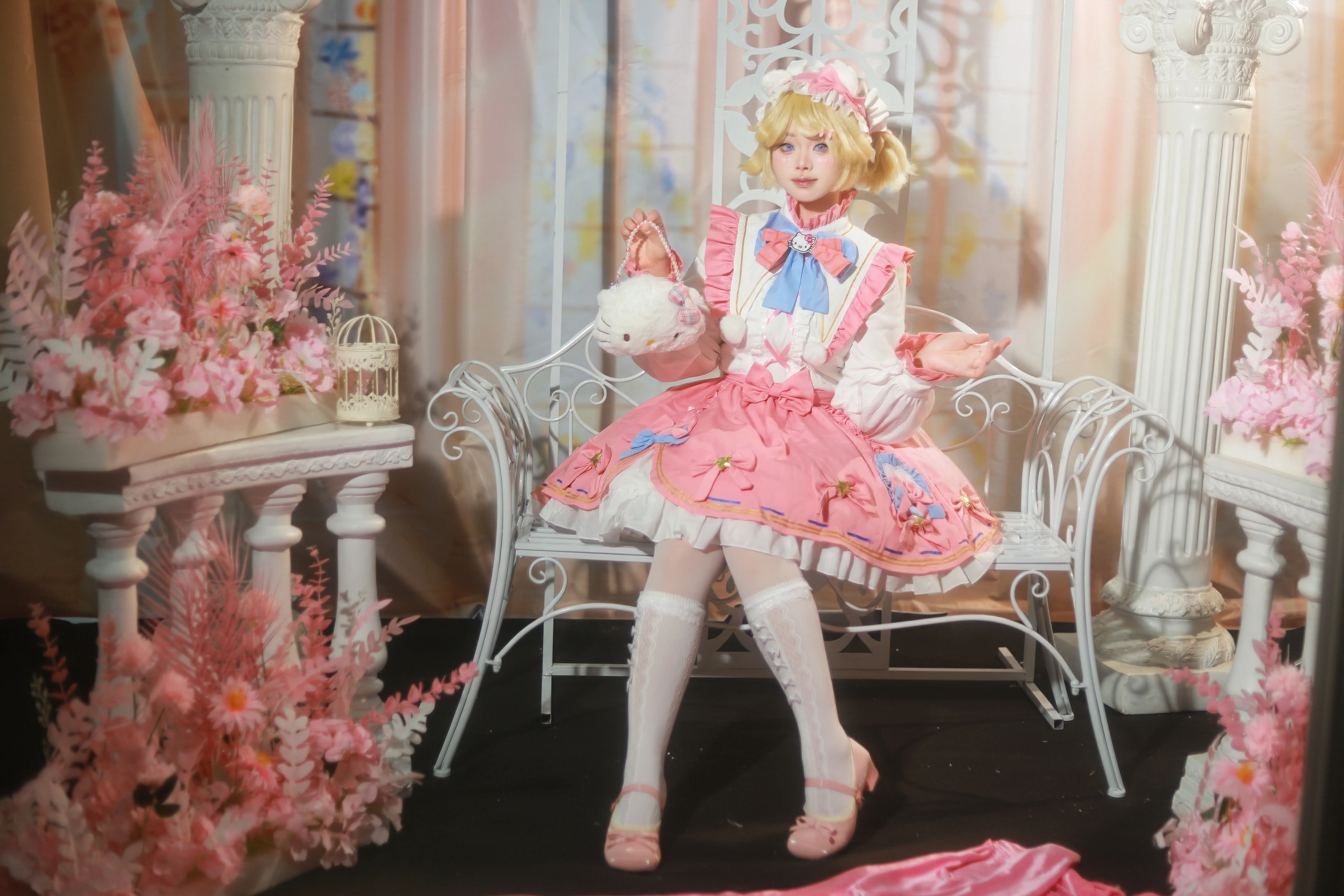 【庭師コスプレ】サンリオ・ハローキティの甘く可愛いスタジオ撮影記録 - 3 枚目