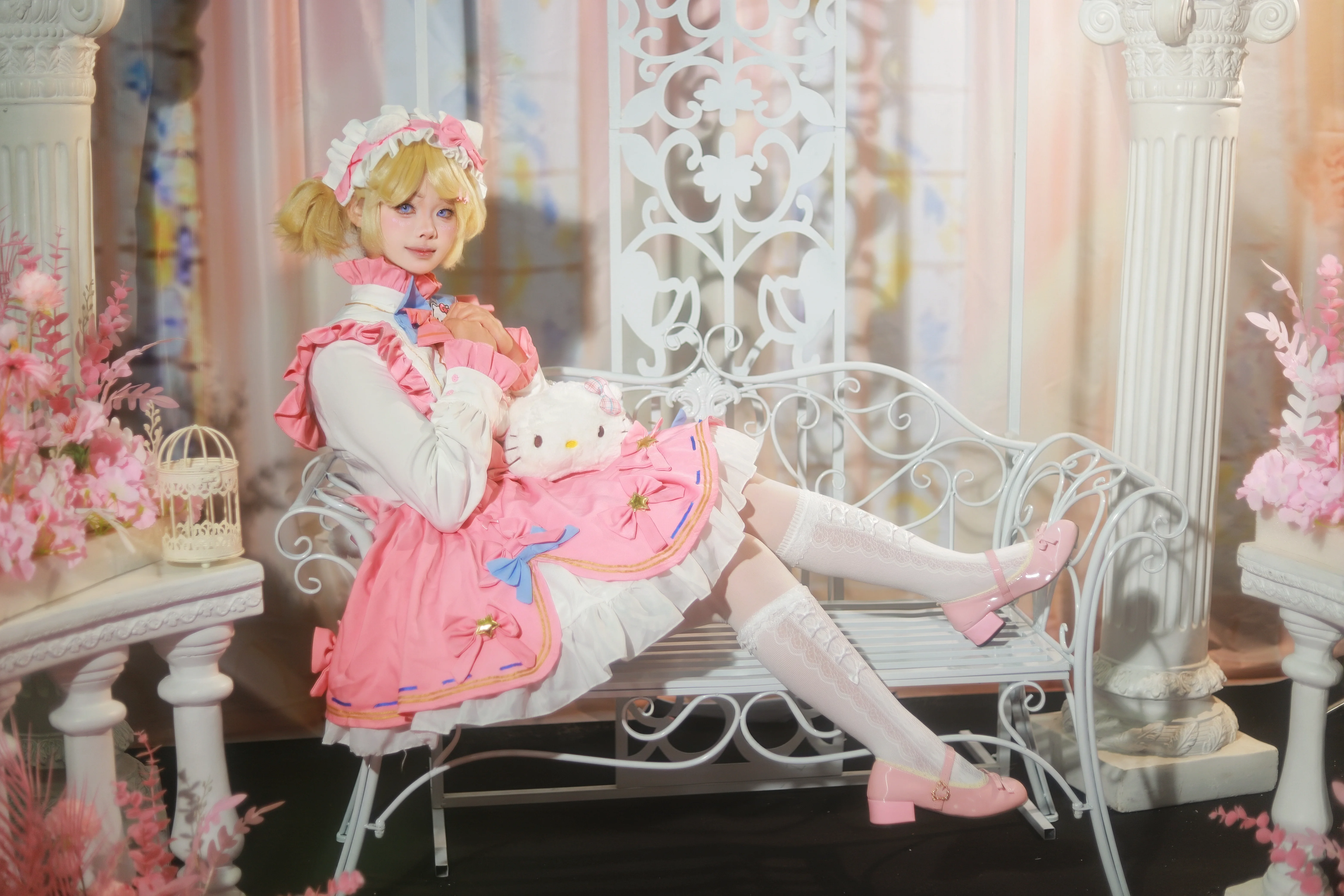 【庭師コスプレ】サンリオ・ハローキティの甘く可愛いスタジオ撮影記録 - 4 枚目