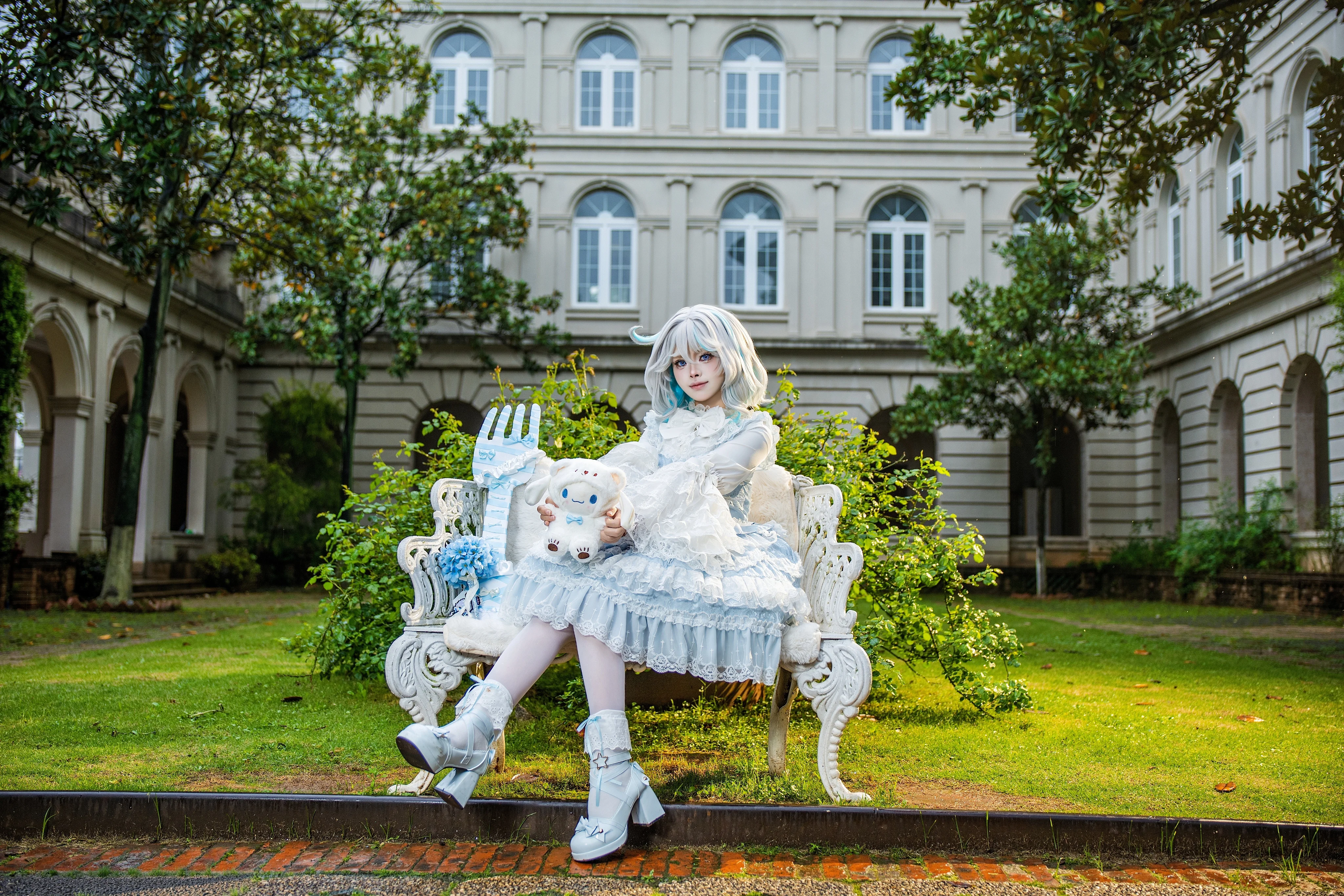 【フリーナ コスプレ】遠大城の欧風中庭で過ごす悠々自適な午後 - 2 枚目