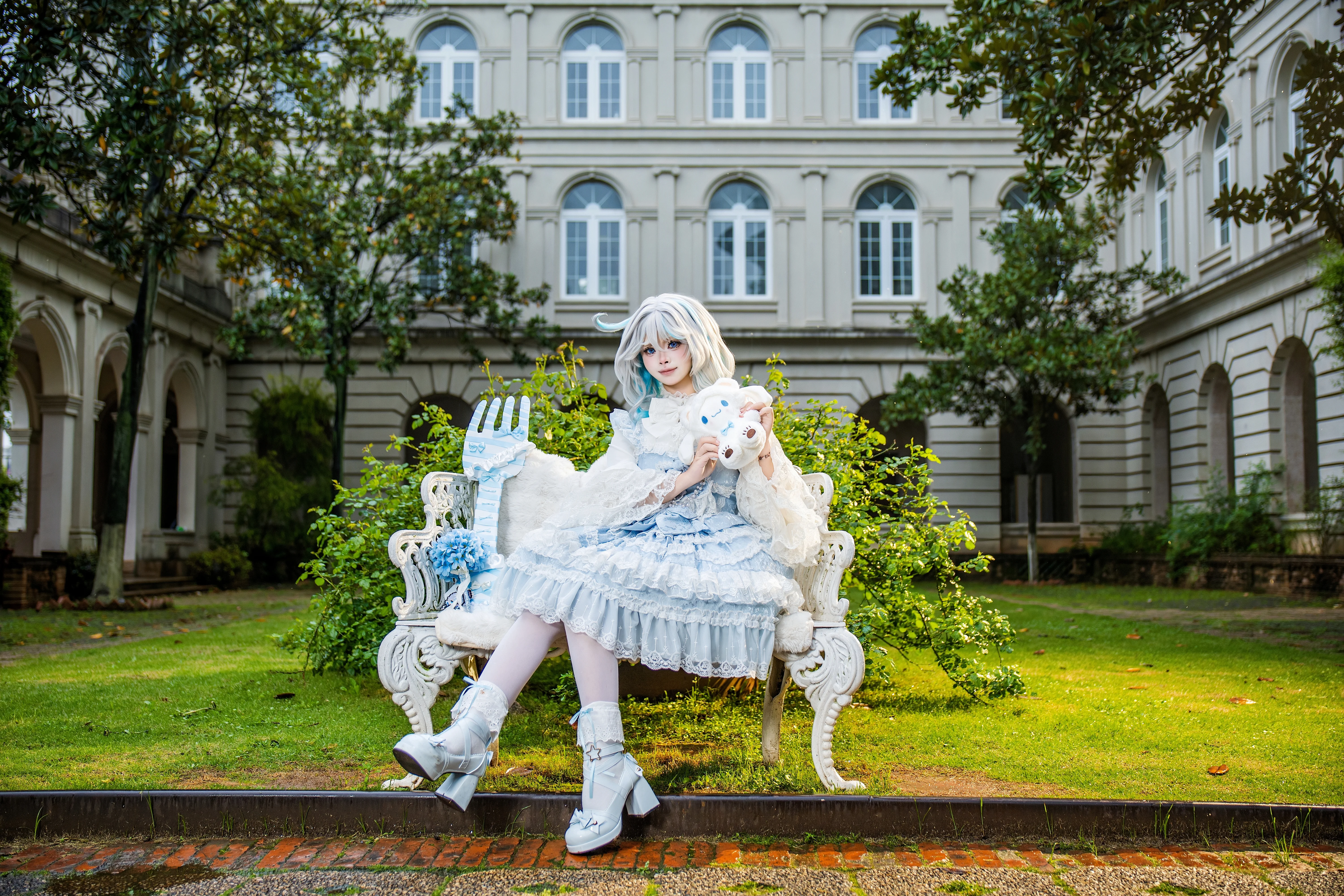 【フリーナ コスプレ】遠大城の欧風中庭で過ごす悠々自適な午後 - 3 枚目