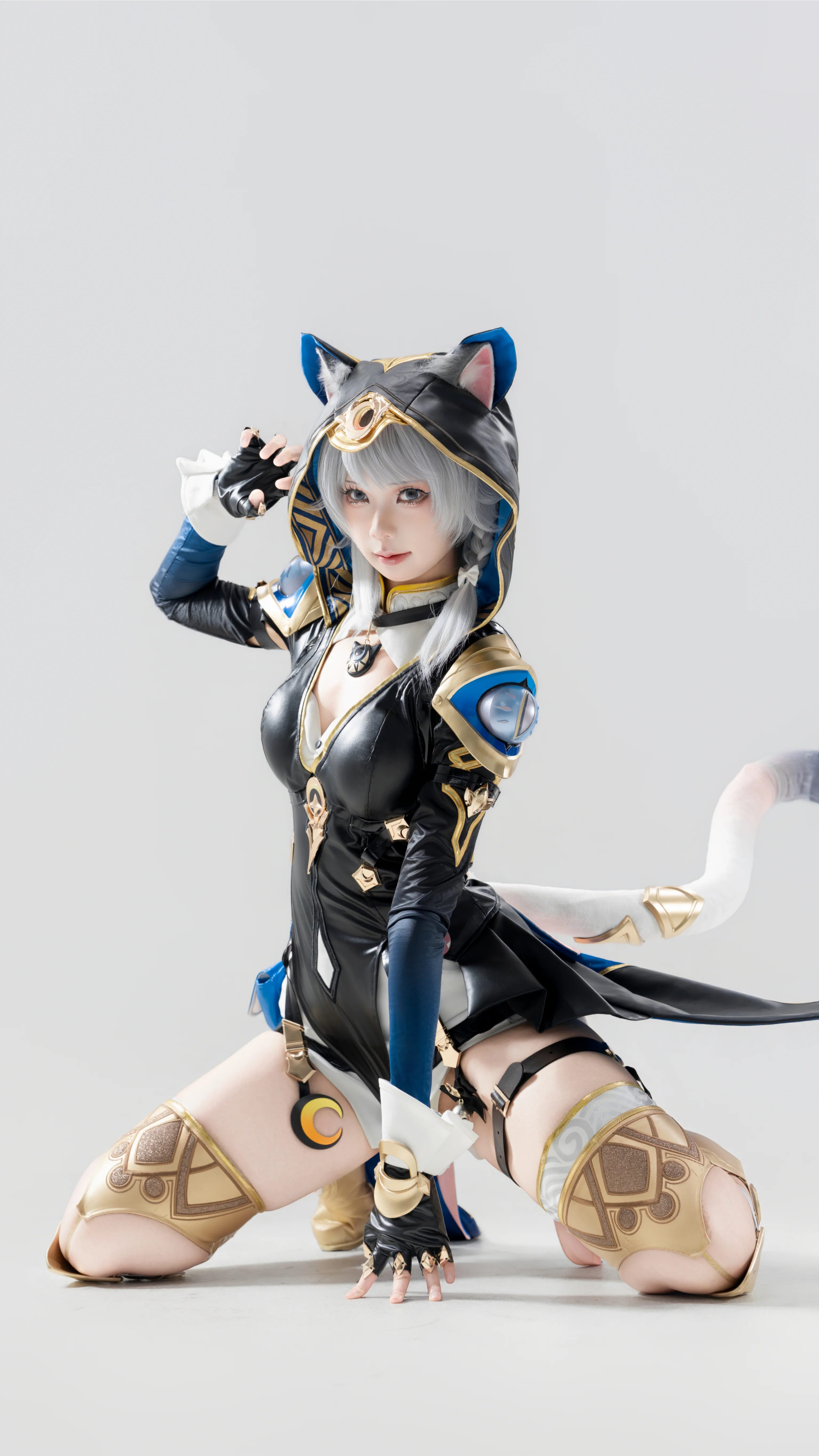 【セファリア コスプレ】『崩壊：スターレイル』のしなやかな俊敏さ、白ホリで切り取る瞬間 - 1 枚目