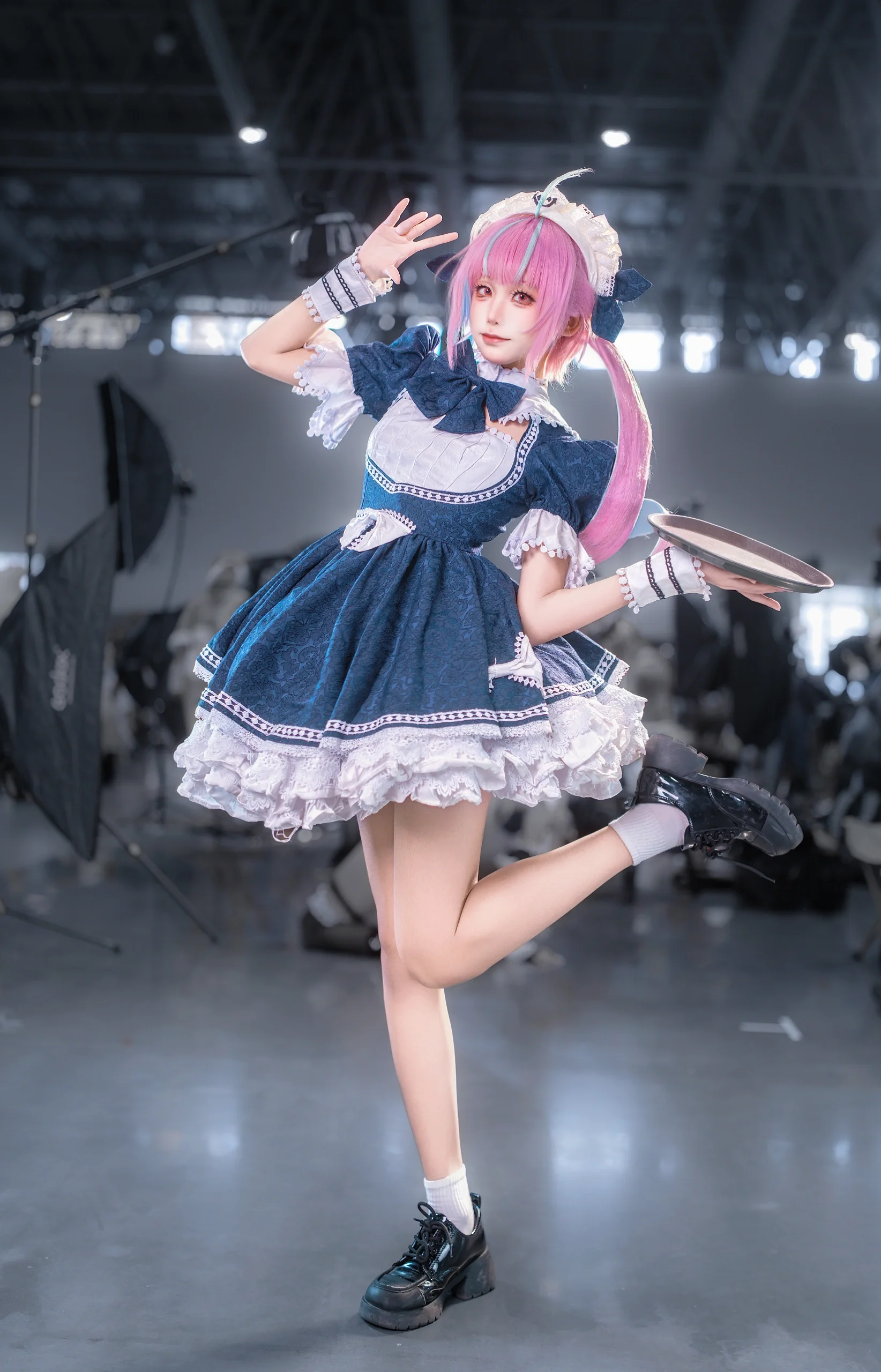 【凑阿库娅cos】Hololive洋葱女仆的奶油面包拳场照分享 - 第 3 张
