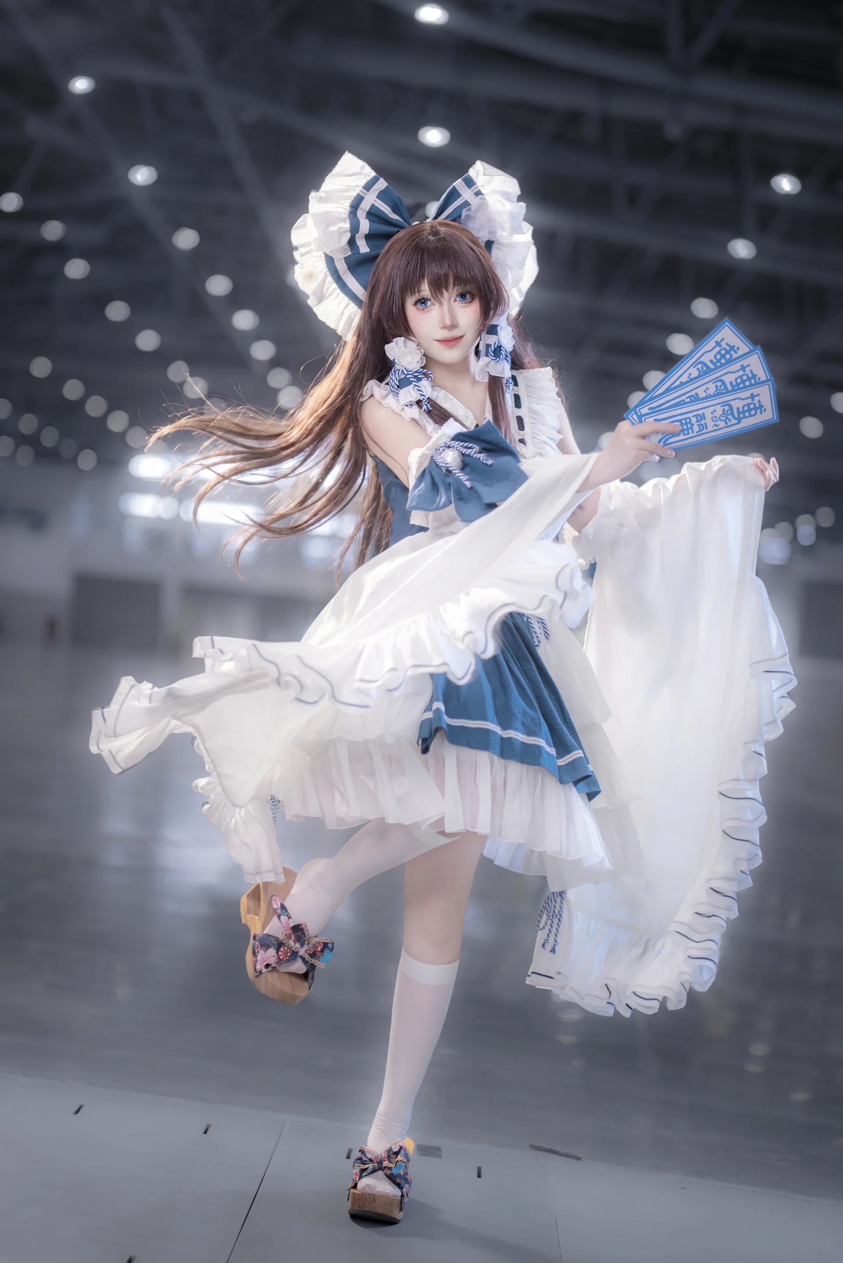 【博丽灵梦cos】在ANE漫展玩转蓝白配色的夏日灵动