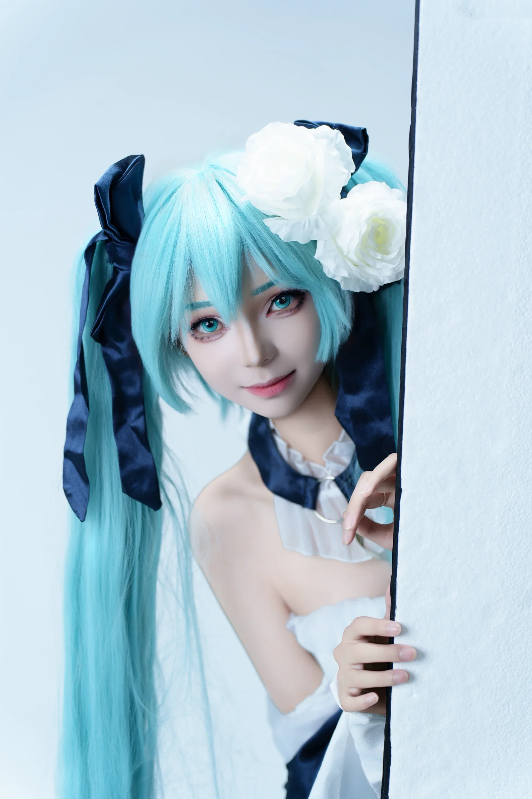 【Hatsune Miku cosplay】Teal twintails under the Mochizuki Evening Dress, a perfect collision of elegance and playfulness - Image 4