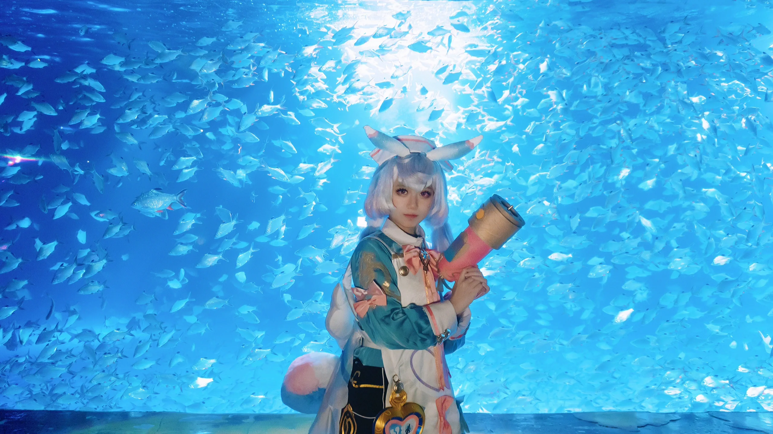 【希格雯cos】原神里的反差魅力，在水族馆拿麻醉枪的一天 - 第 4 张