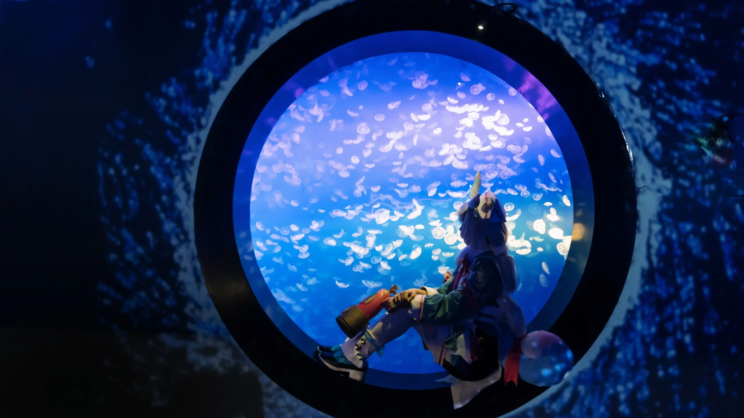 【希格雯cos】原神里的反差魅力，在水族馆拿麻醉枪的一天 - 第 9 张