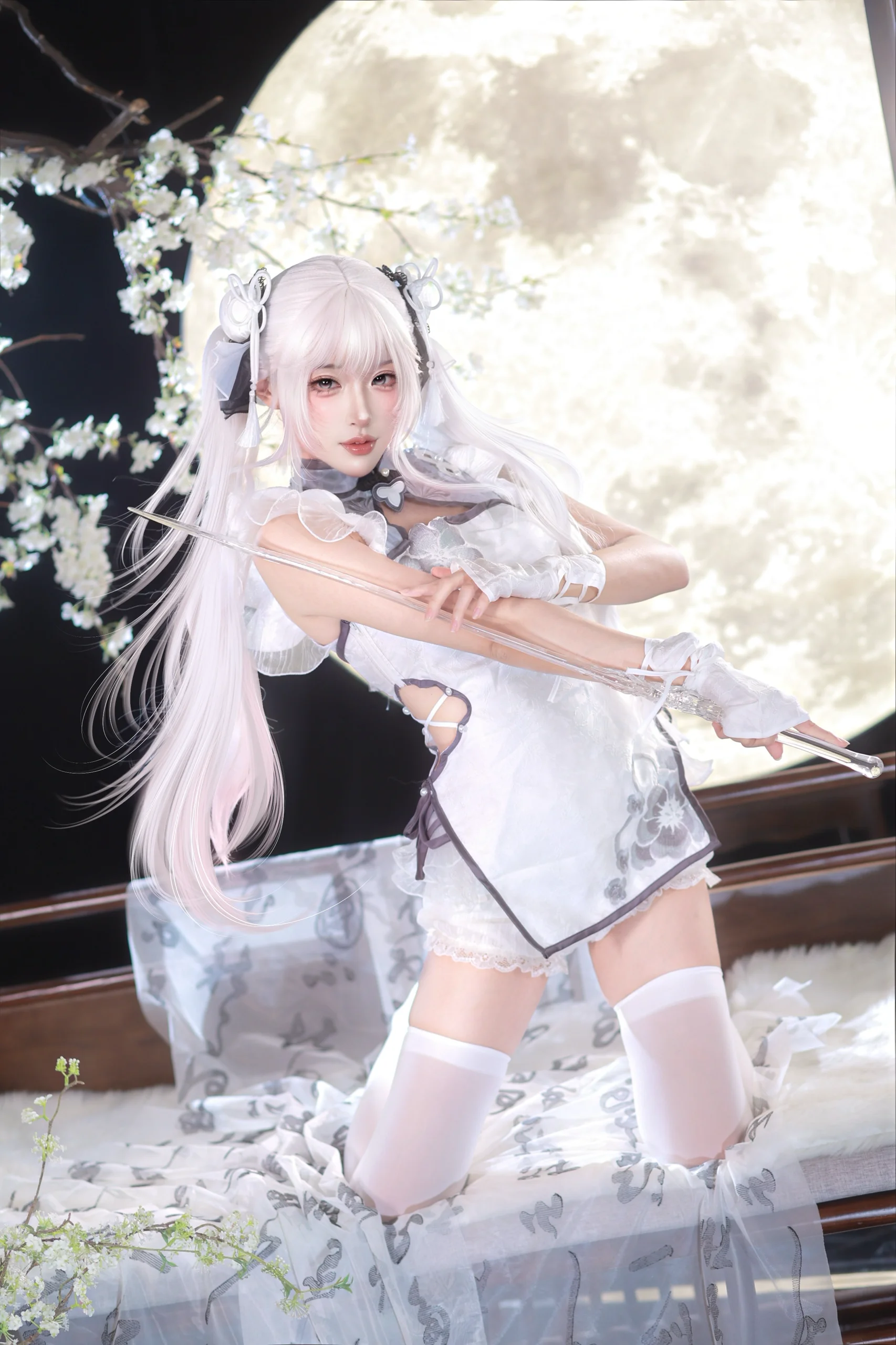 【殷紫萍cos】玉髓冰心，月下折扇与不爱吃绿豆的执念 - 第 1 张