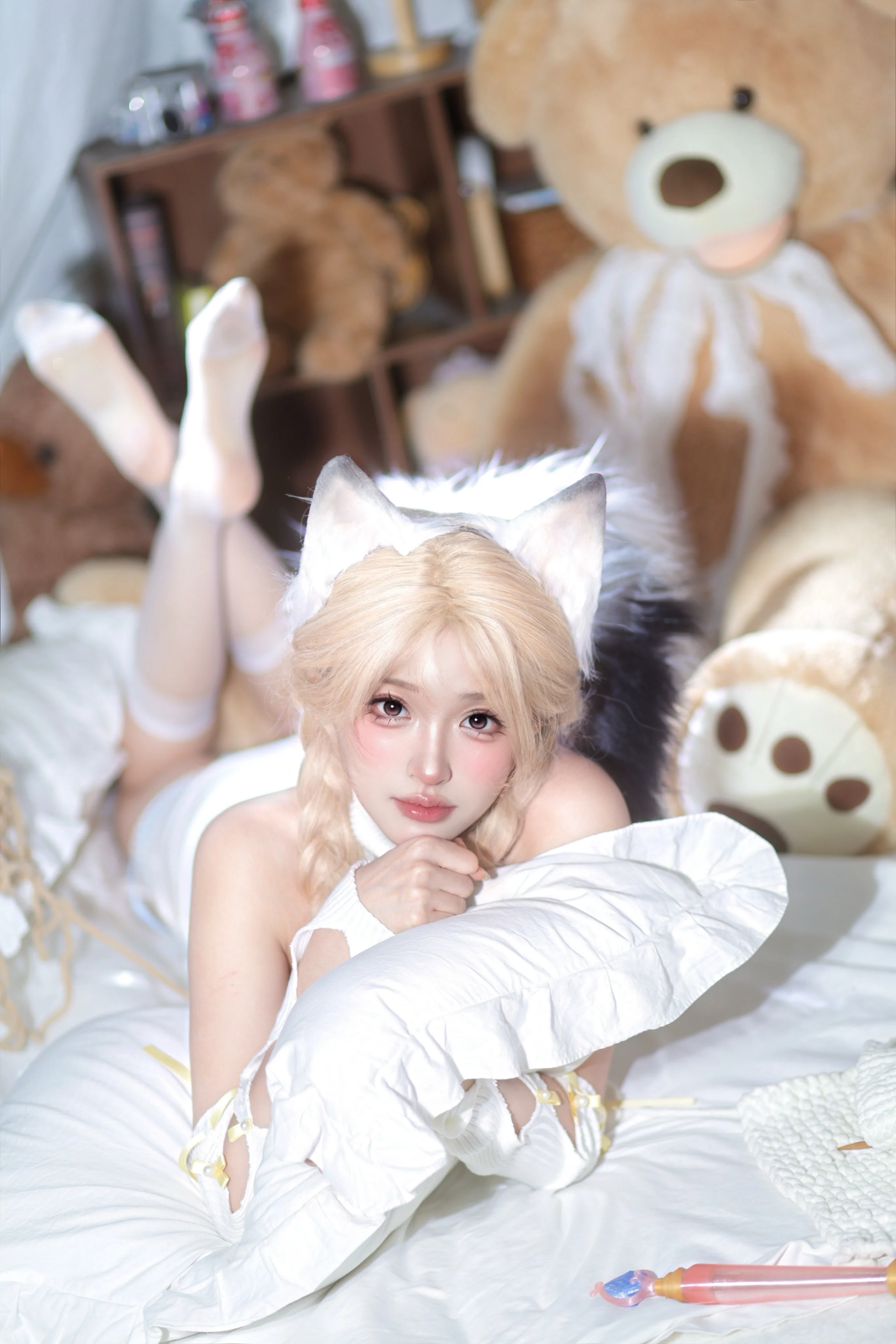 【胡桃cos】永劫无间的白衣少女，探索慵懒的居家感 - 第 2 张