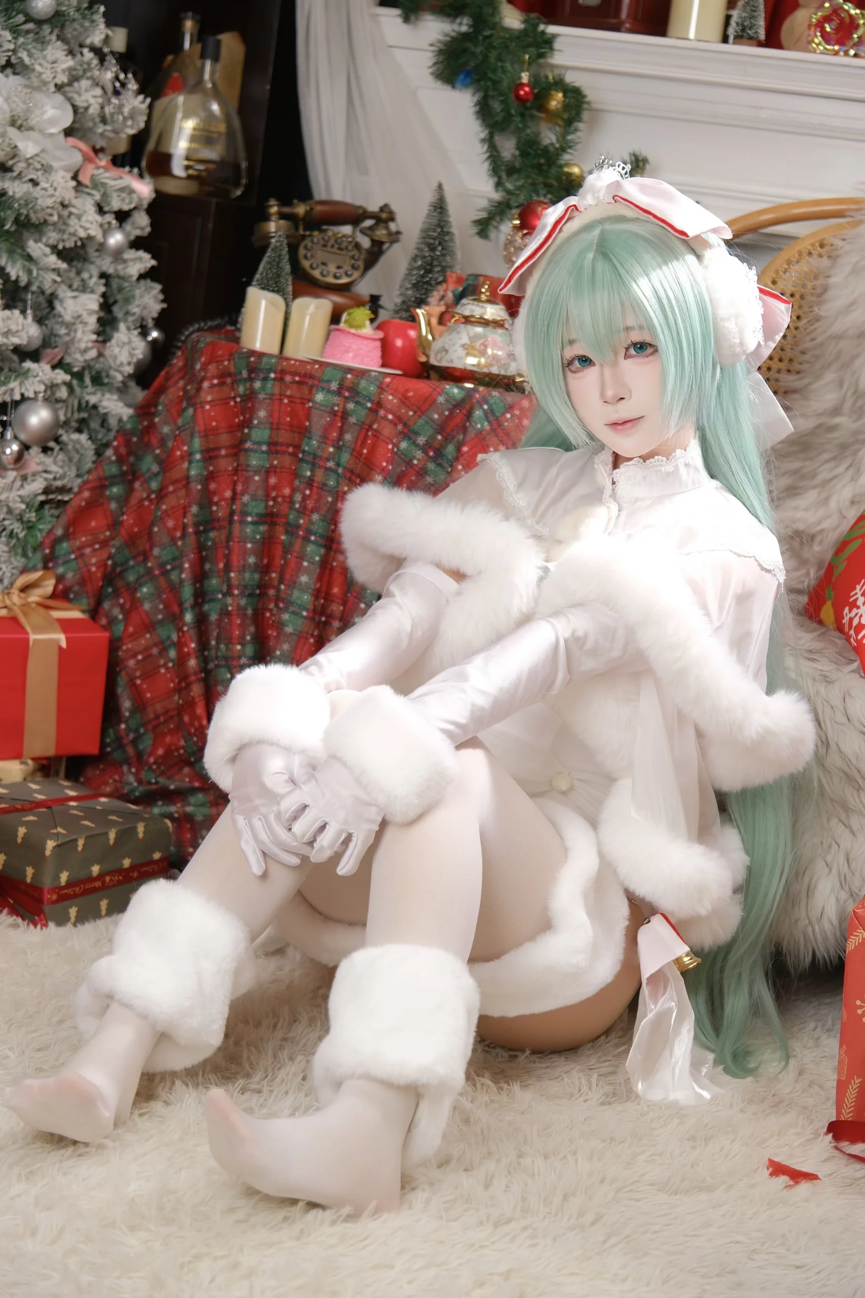 【初音未来cos】圣诞小蛋糕造型，冬日白色毛绒装 - 第 2 张