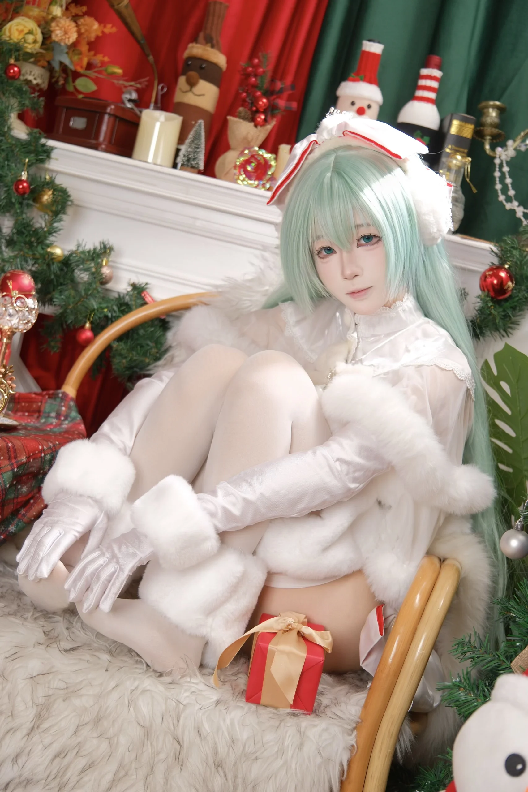 【初音未来cos】圣诞小蛋糕造型，冬日白色毛绒装 - 第 4 张