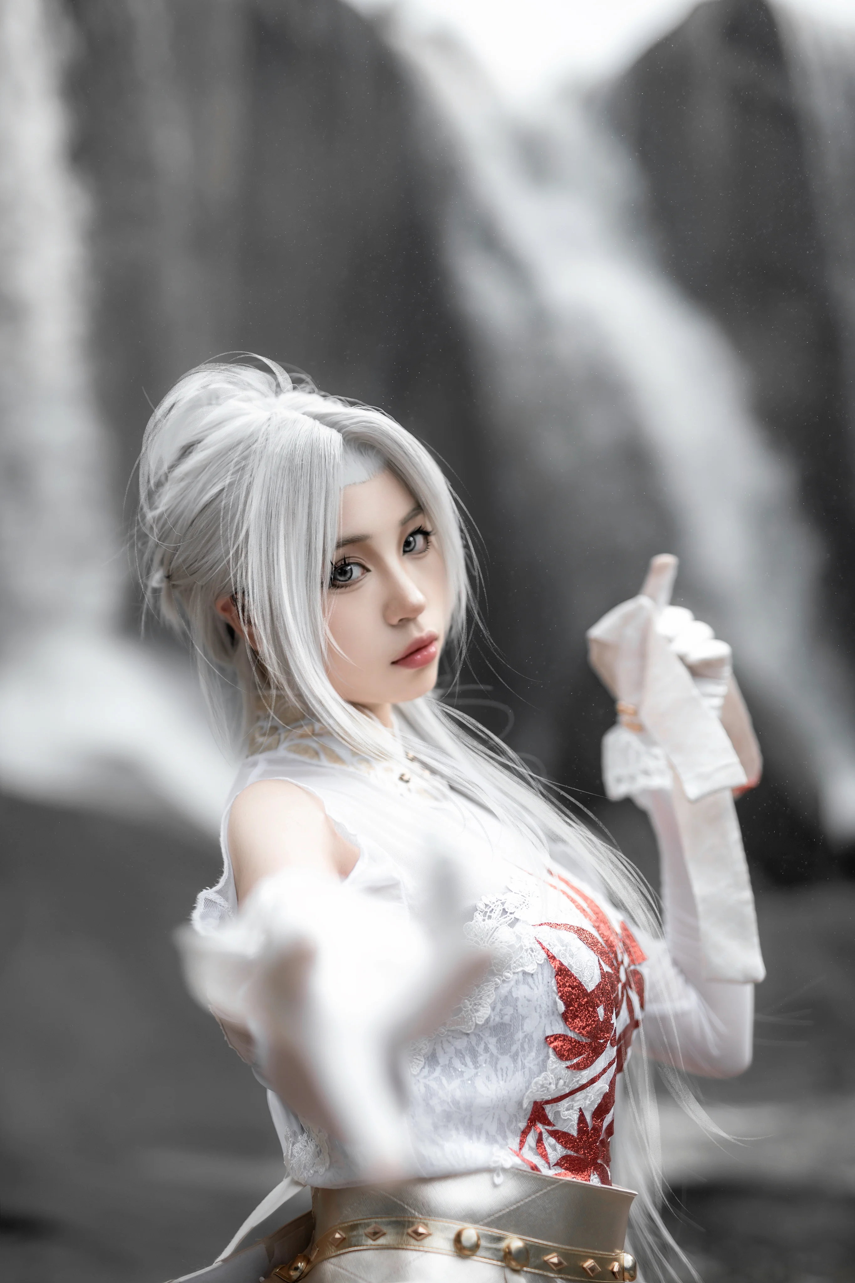 【宁红夜cos】永劫无间昆仑玄女，瀑布下的清冷白影 - 第 2 张
