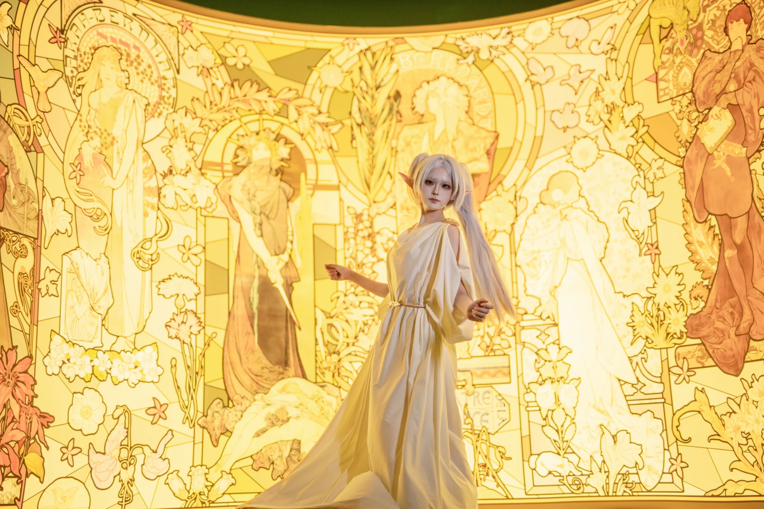 【芙莉蓮cos】漫步穆夏畫境，記錄精靈的靜謐時光