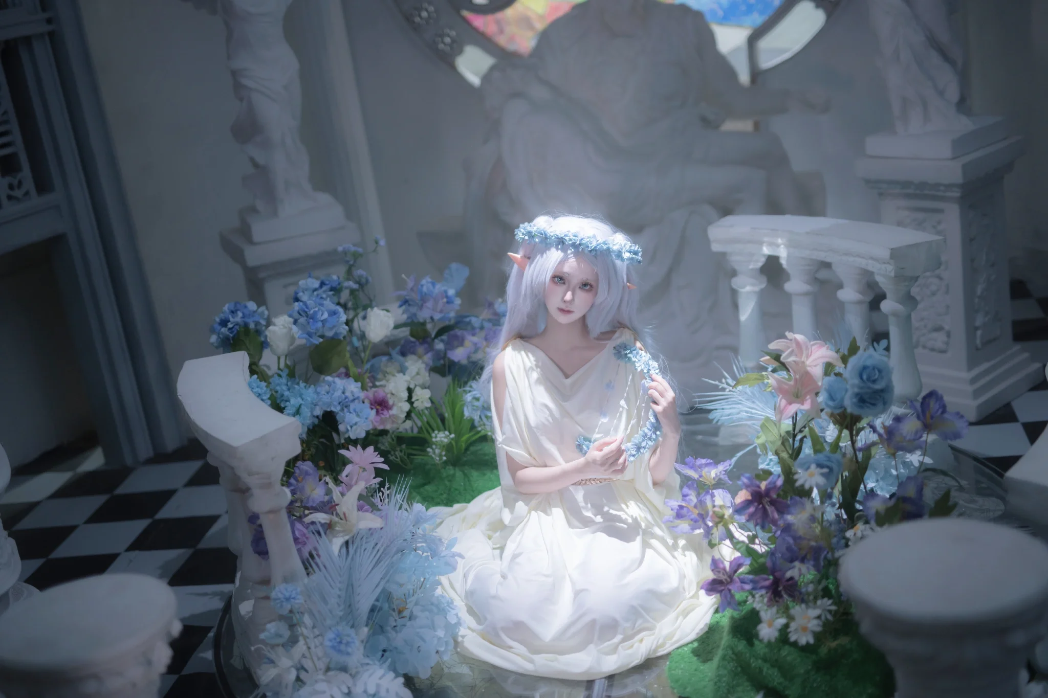 【芙莉莲cos】穆夏风格的静谧魔法，在古典布景中重现精灵 - 第 4 张