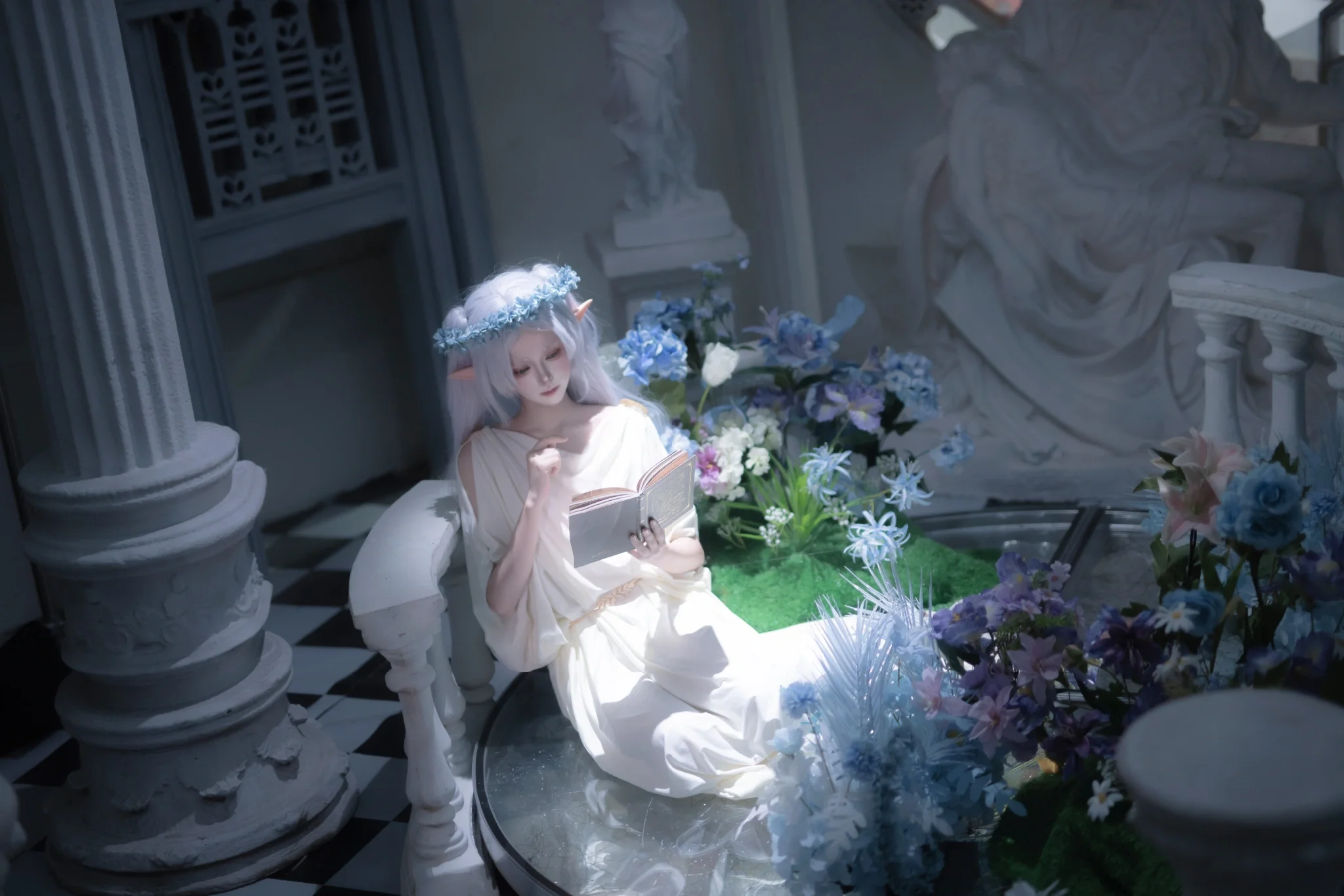 【芙莉莲cos】穆夏风格的静谧魔法，在古典布景中重现精灵 - 第 6 张
