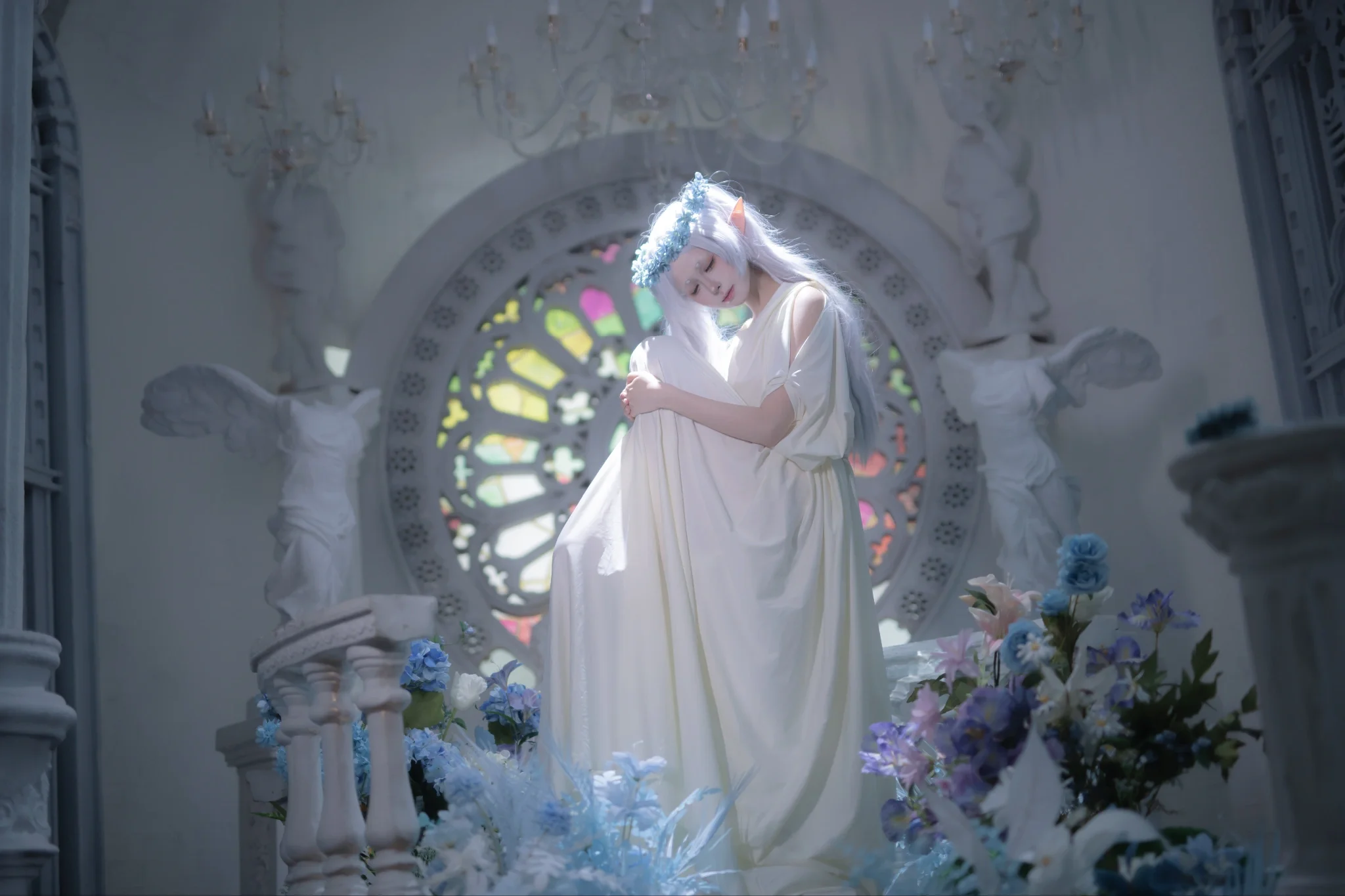 【芙莉莲cos】穆夏风格的静谧魔法，在古典布景中重现精灵 - 第 7 张