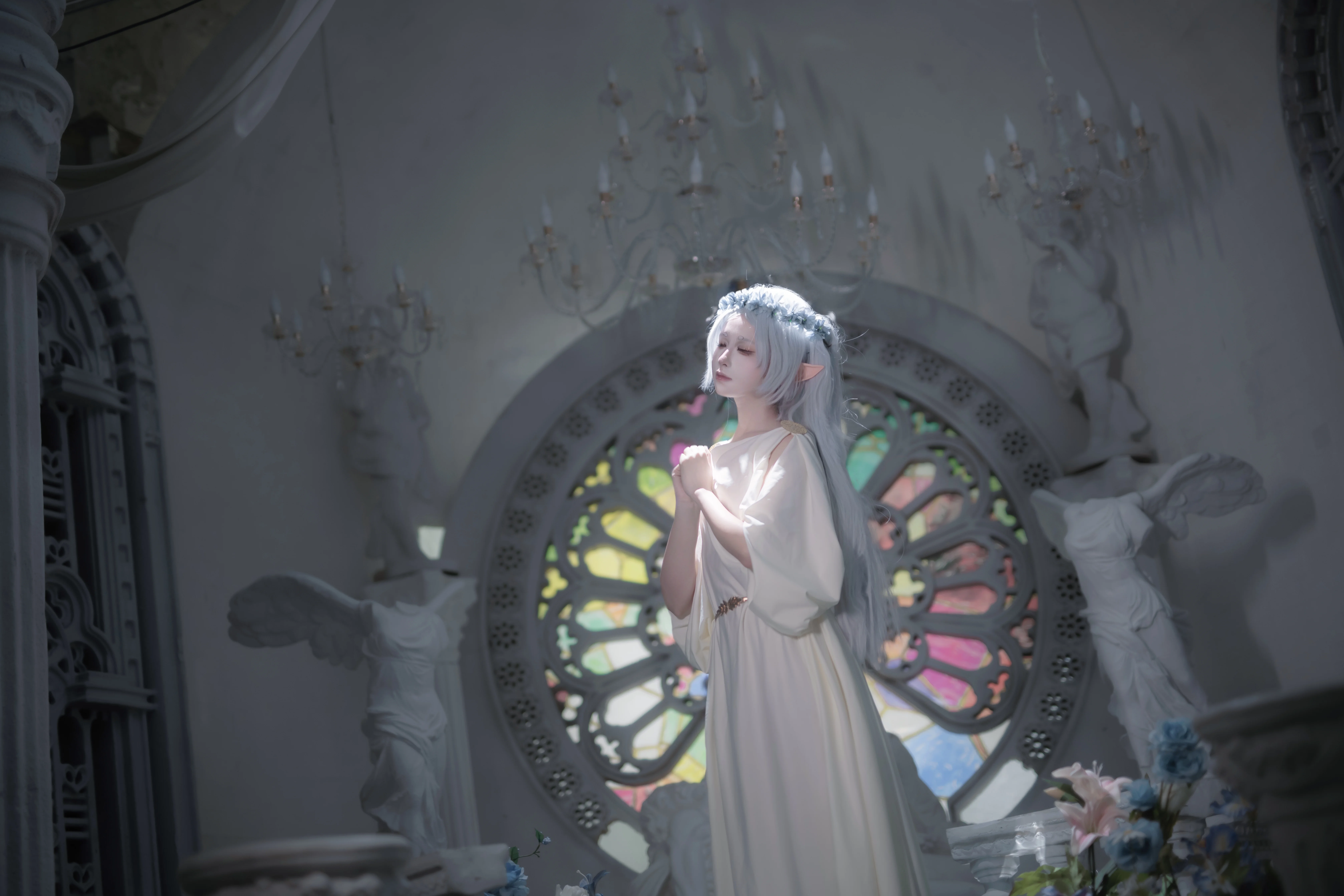 【芙莉莲cos】穆夏风格的静谧魔法，在古典布景中重现精灵 - 第 9 张
