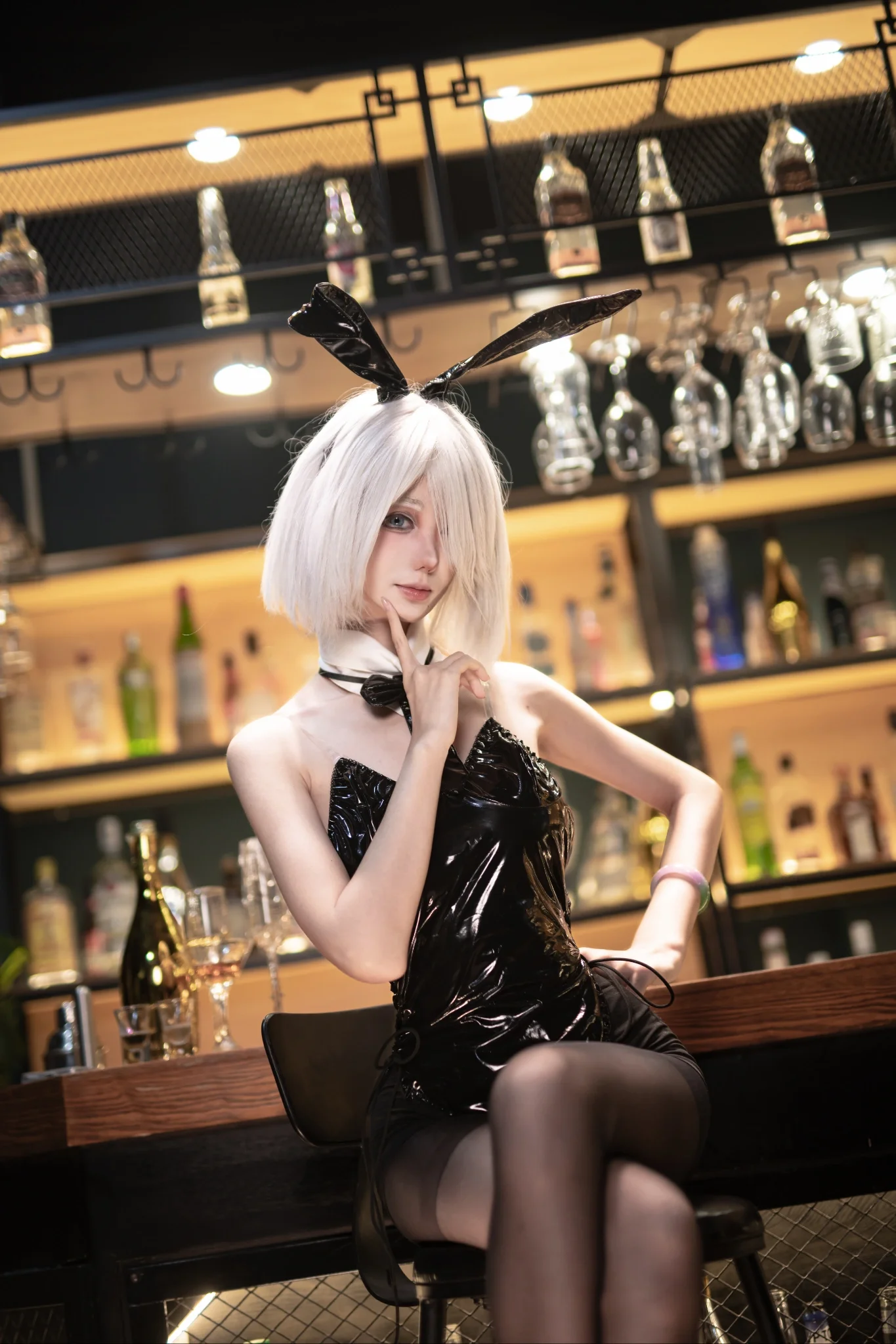 【2B cos】尼尔机械纪元，兔女郎造型解锁酒吧暗夜风情 - 第 6 张