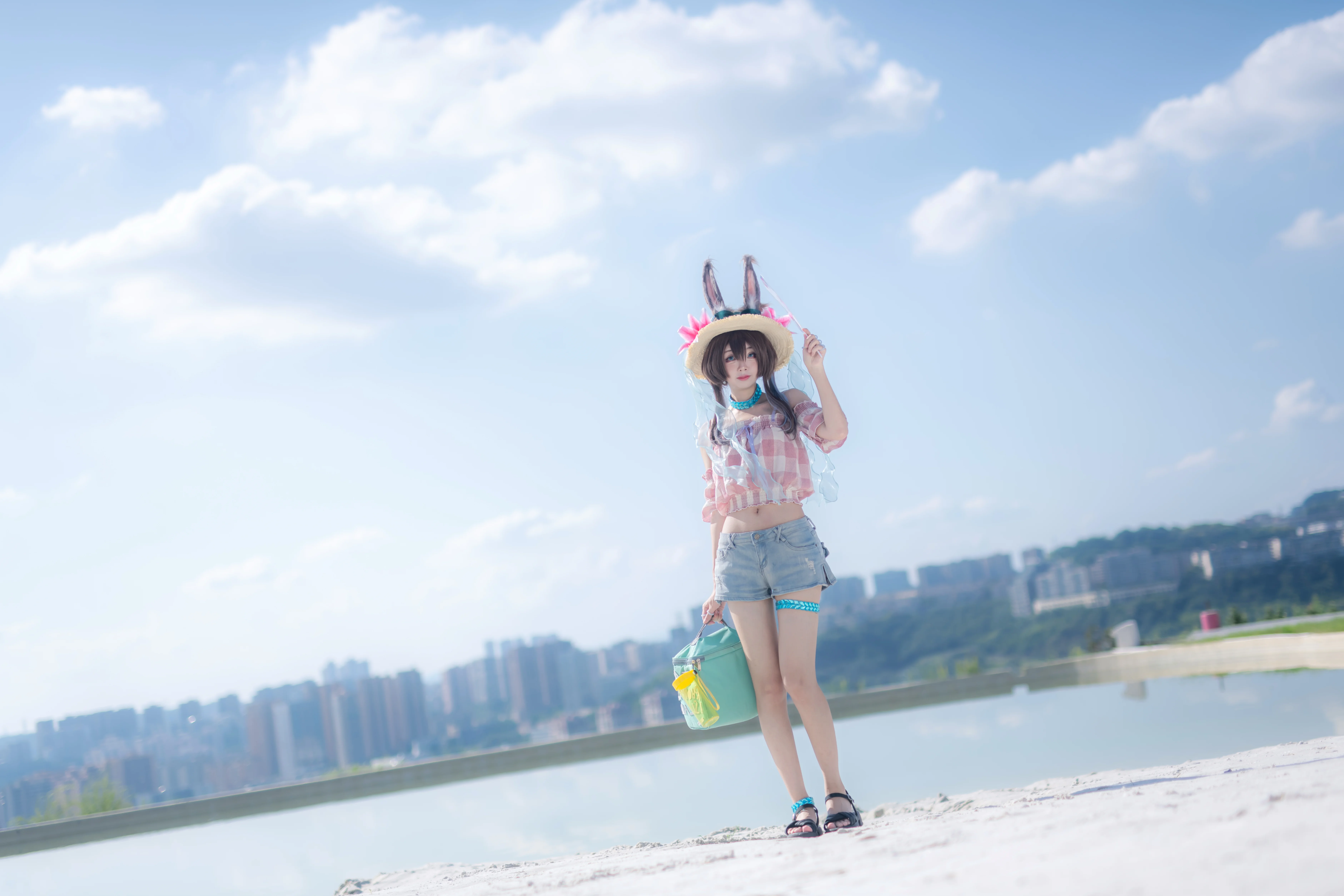 【阿米娅cos】明日方舟泳装外景，夏日清凉感满满 - 第 4 张