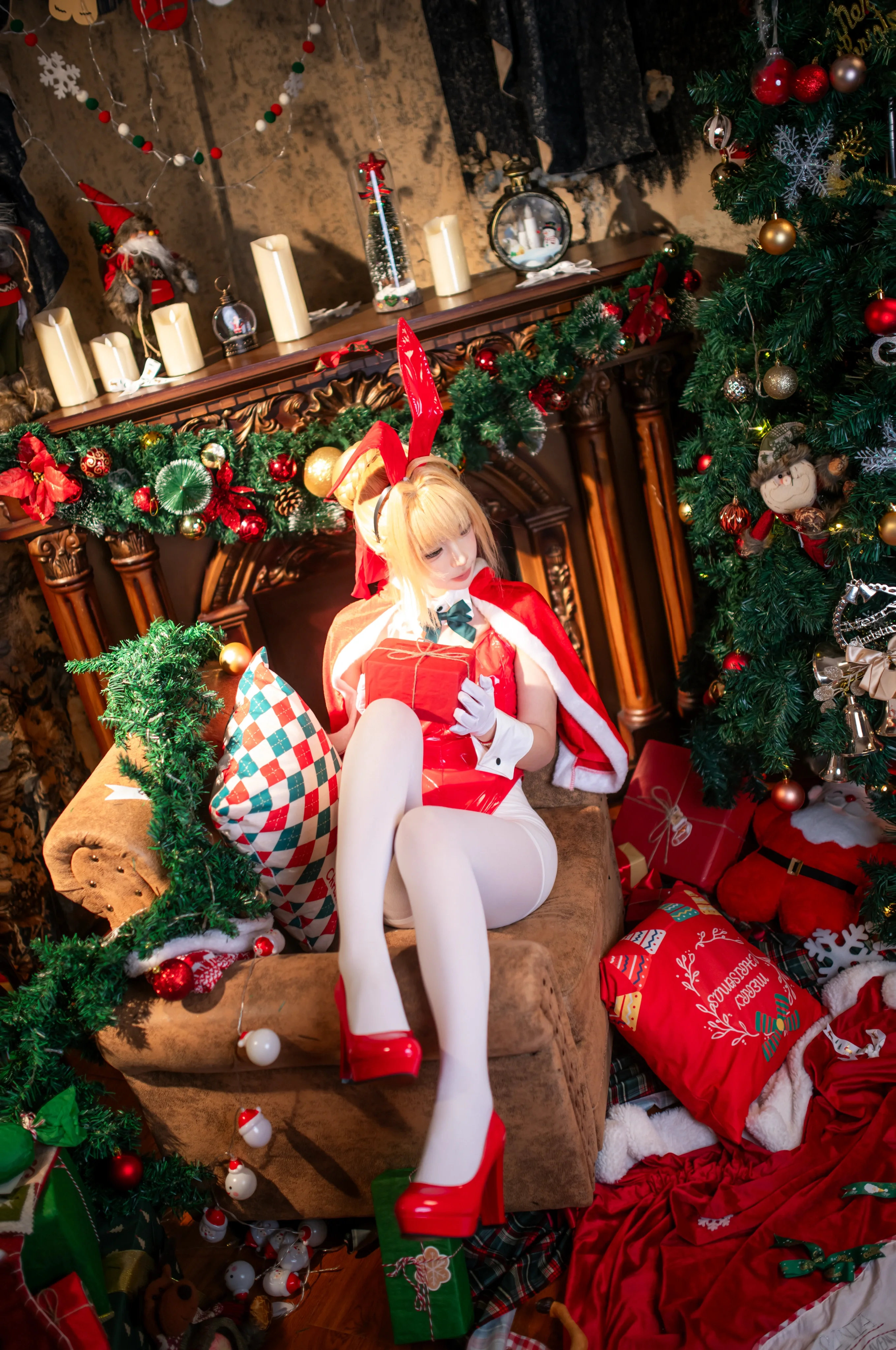 【ネロ コスプレ】フェイトシリーズ、クリスマスバニーガールの赤の撮影写真シェア - 8 枚目