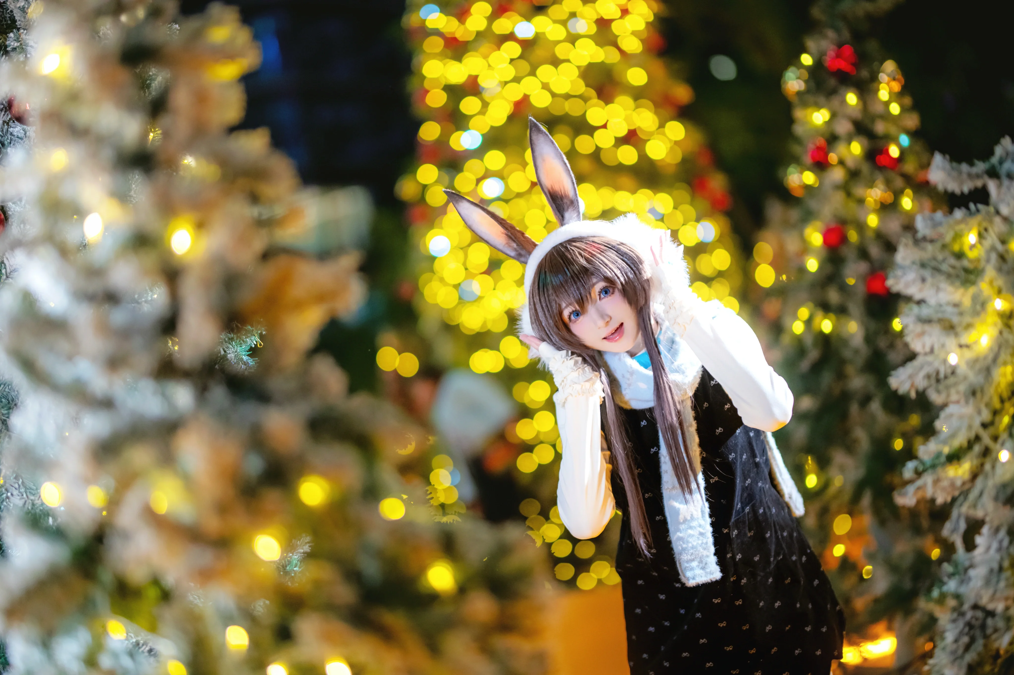[Amiya Cosplay] Winter Night Christmas, A Warm Bunny on the Streets of Chongqing - Image 10