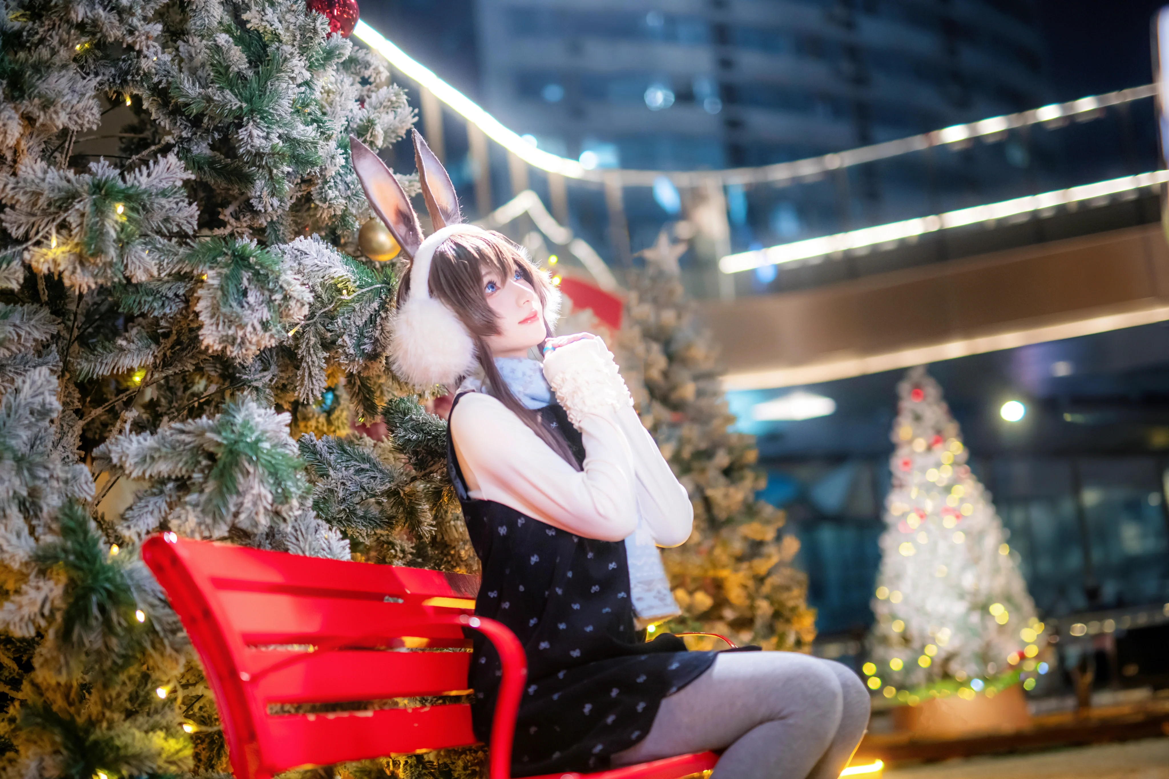 [Amiya Cosplay] Winter Night Christmas, A Warm Bunny on the Streets of Chongqing - Image 4