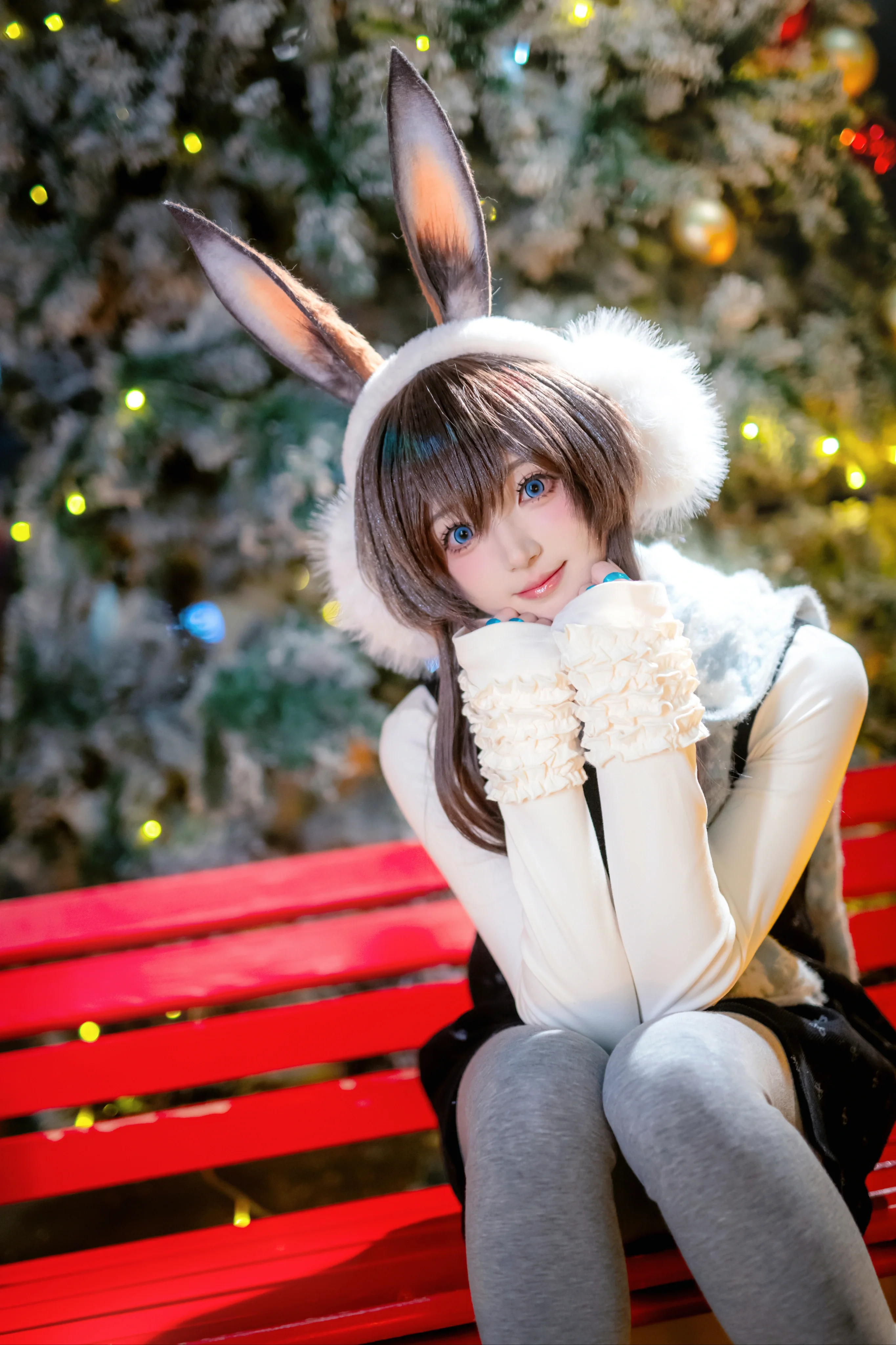 [Amiya Cosplay] Winter Night Christmas, A Warm Bunny on the Streets of Chongqing - Image 5