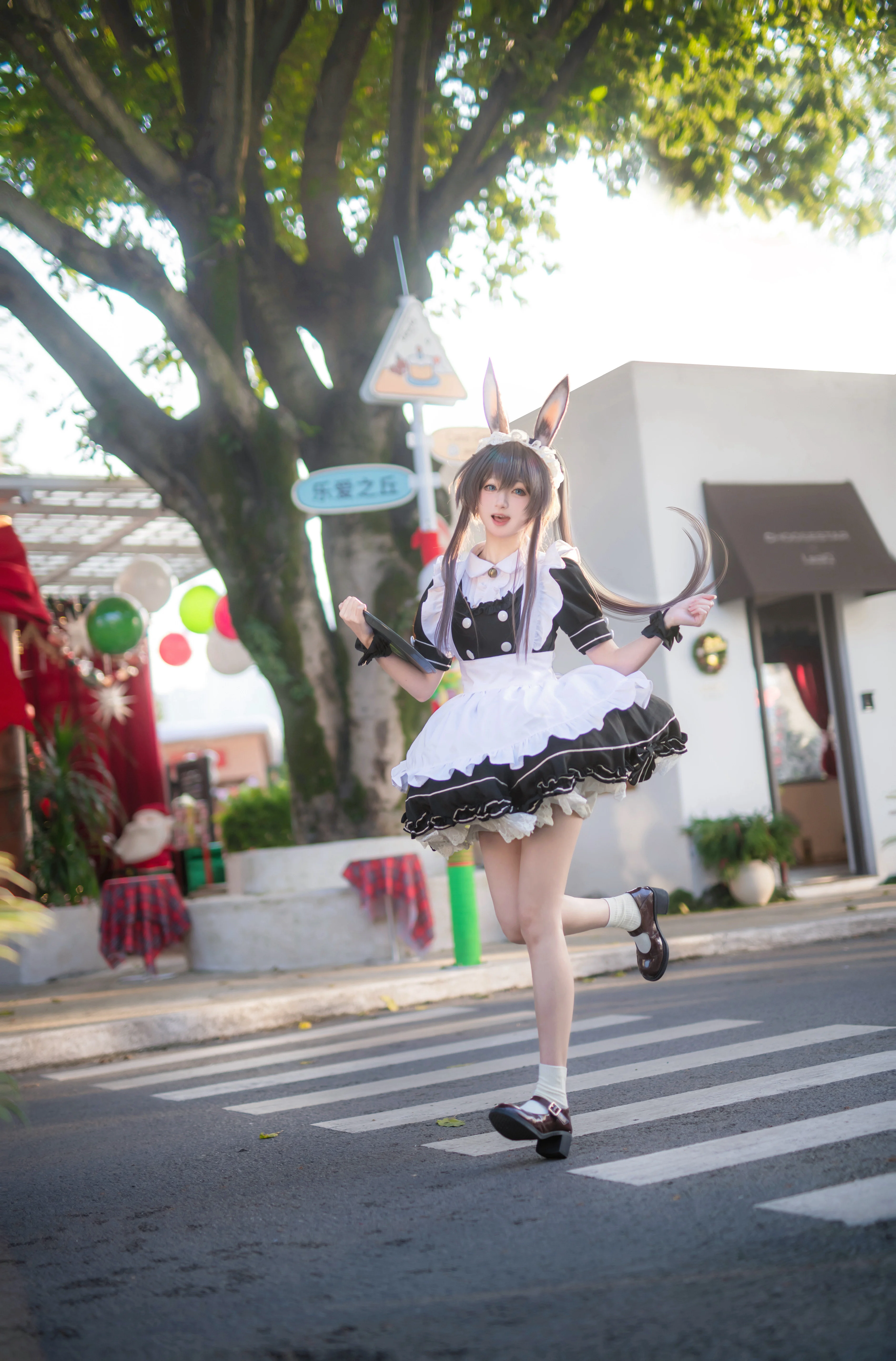 【アーミヤ コスプレ】アークナイツ外勤任務、街角のメイドバニーちゃん営業中♪ - 4 枚目