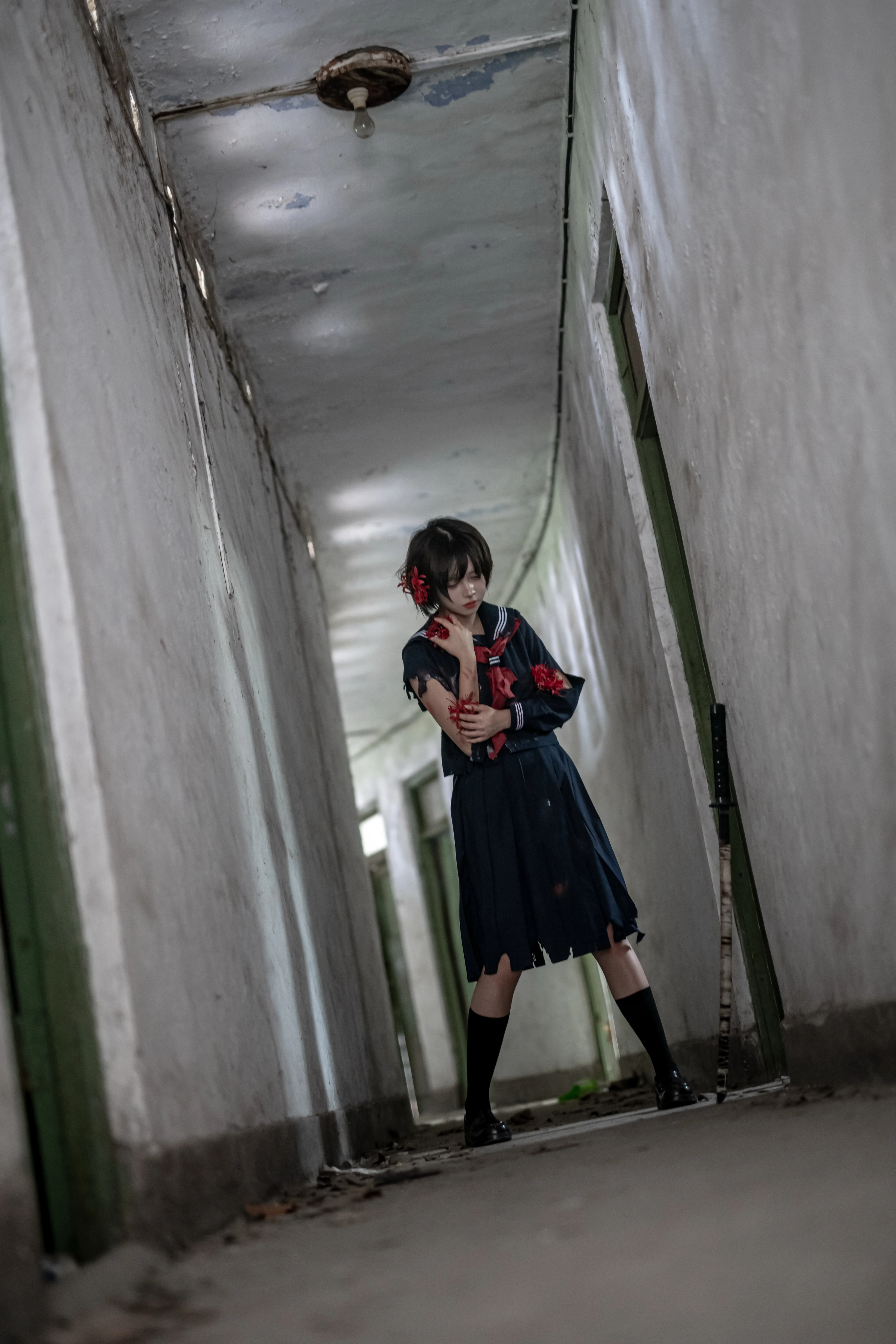 [Hinako Shimizu cosplay] Red and Black in the Ruins of SILENT HILL f - Image 1