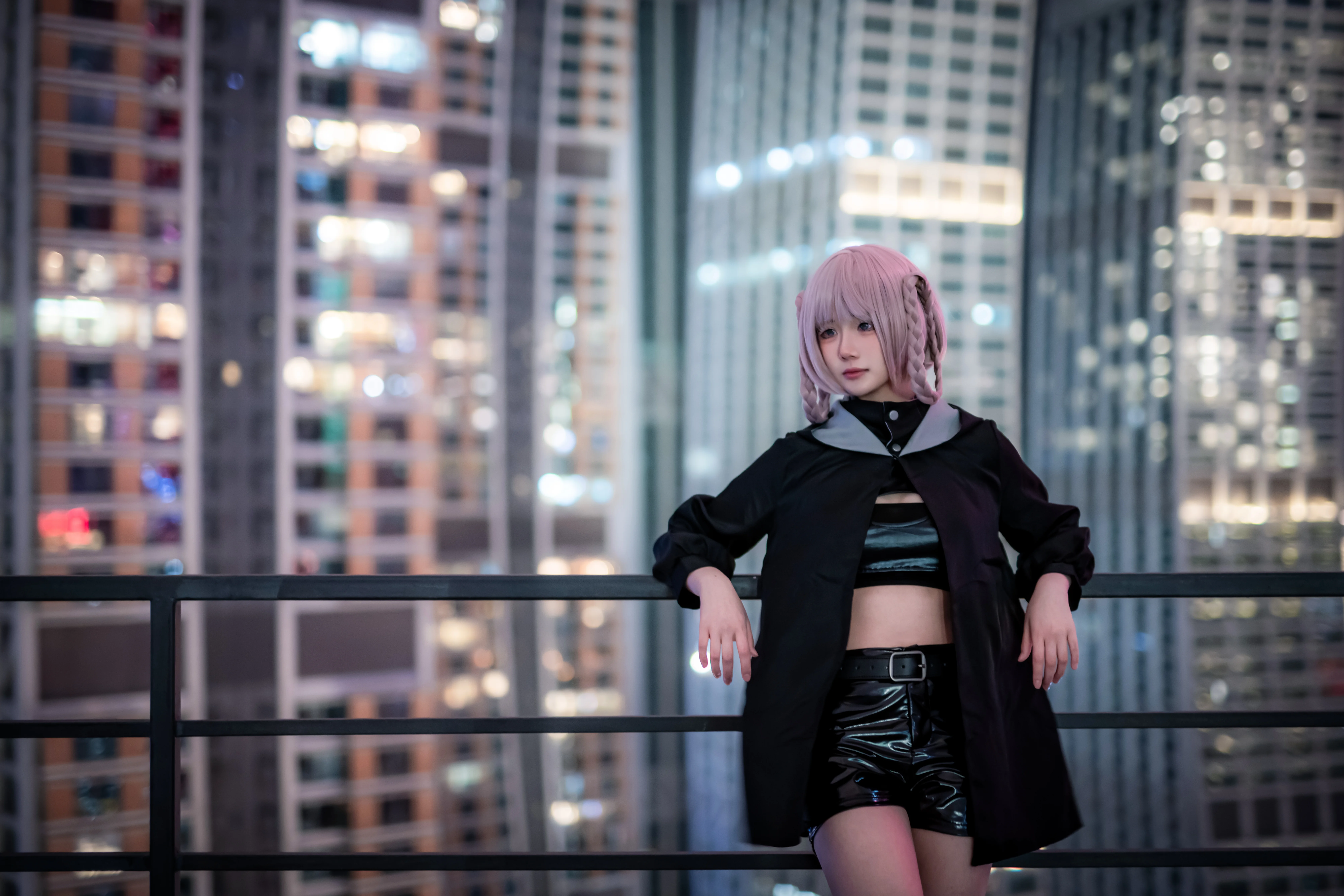 [Nanakusa Nazuna cosplay] Call of the Night, Urban Rooftop Night Scene Photoshoot - Image 7
