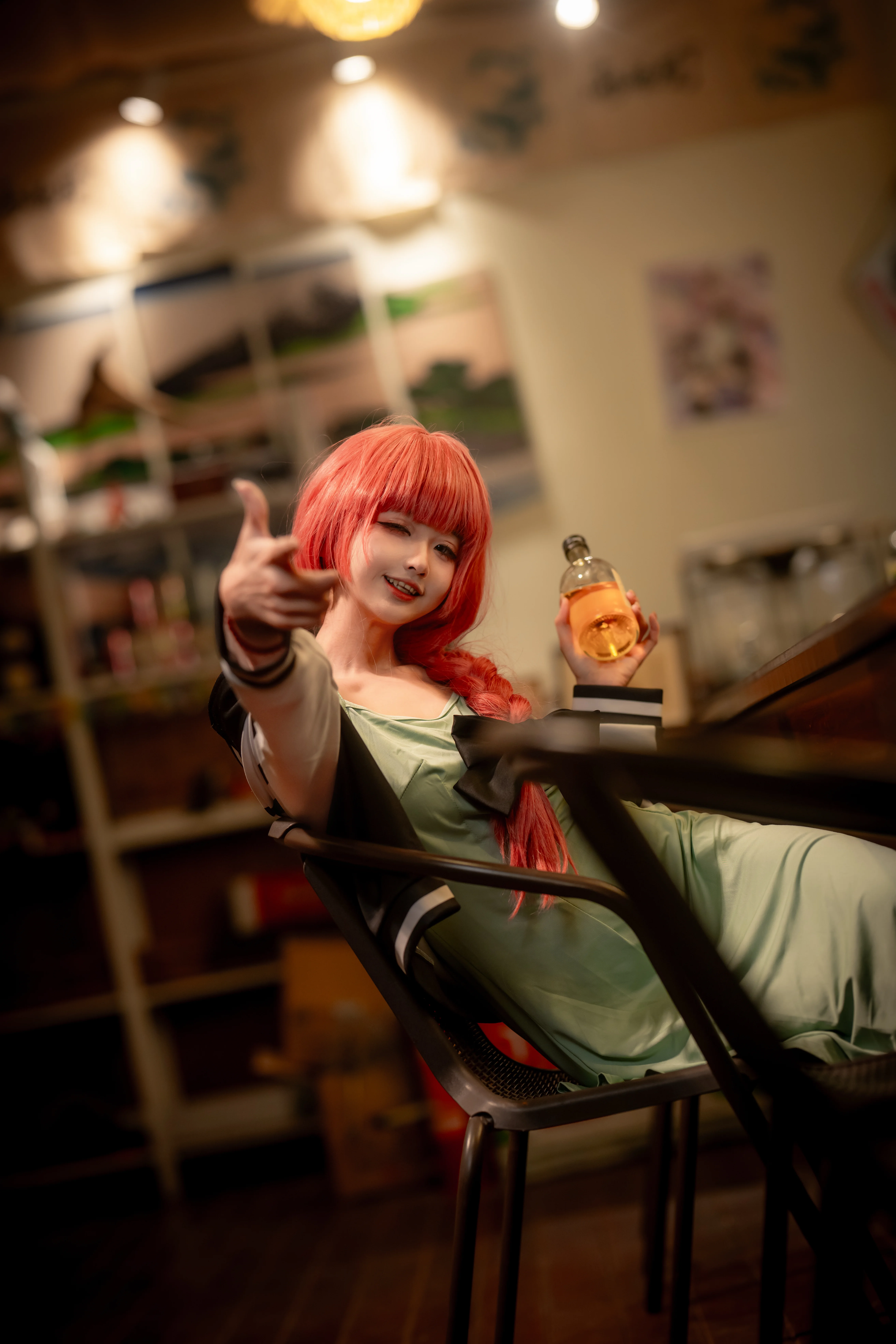 【廣井きくりコスプレ】居酒屋でのほろ酔い日常、『ぼっち・ざ・ろっく！』の微酔いのひととき - 3 枚目