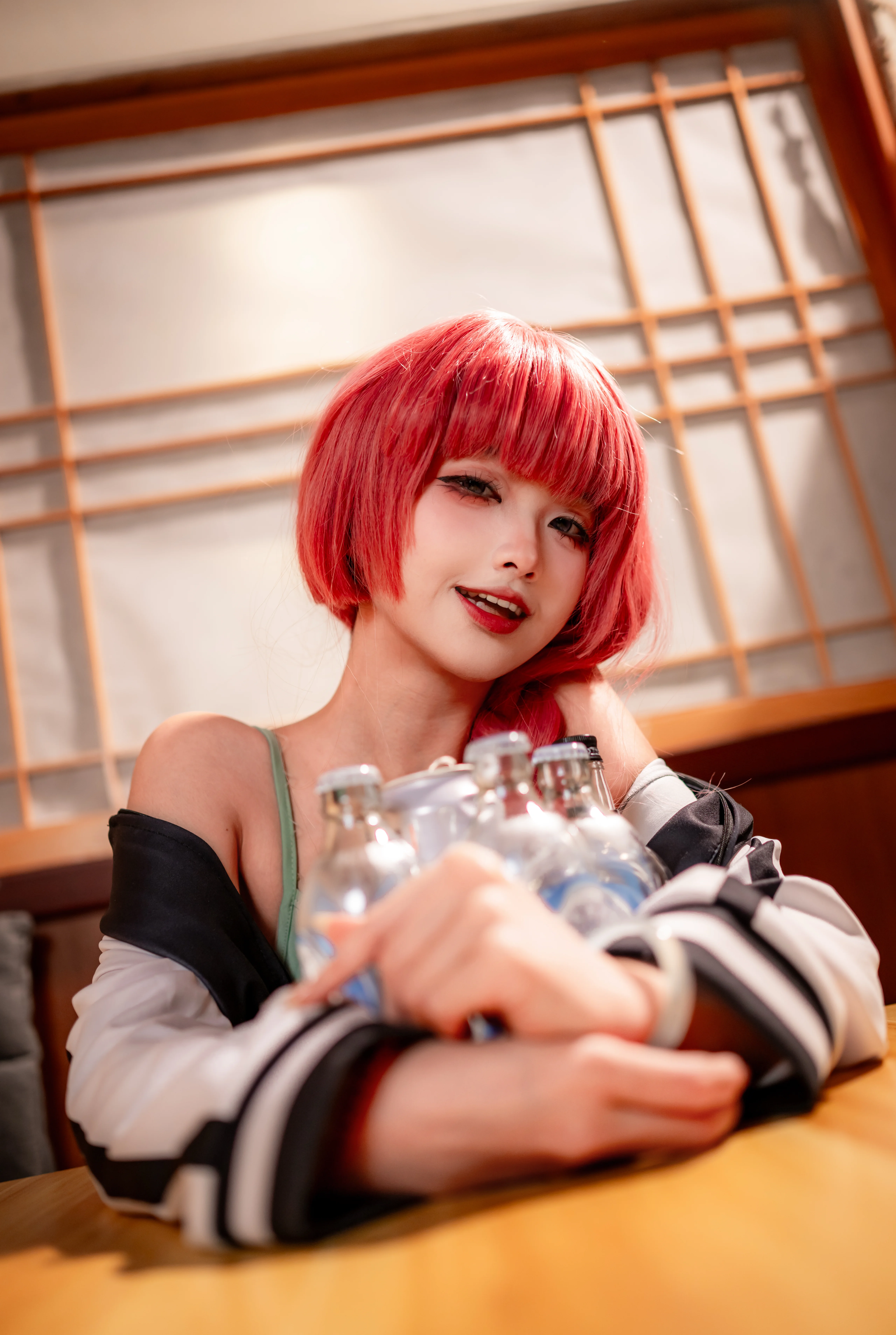 【廣井きくりコスプレ】居酒屋でのほろ酔い日常、『ぼっち・ざ・ろっく！』の微酔いのひととき - 7 枚目